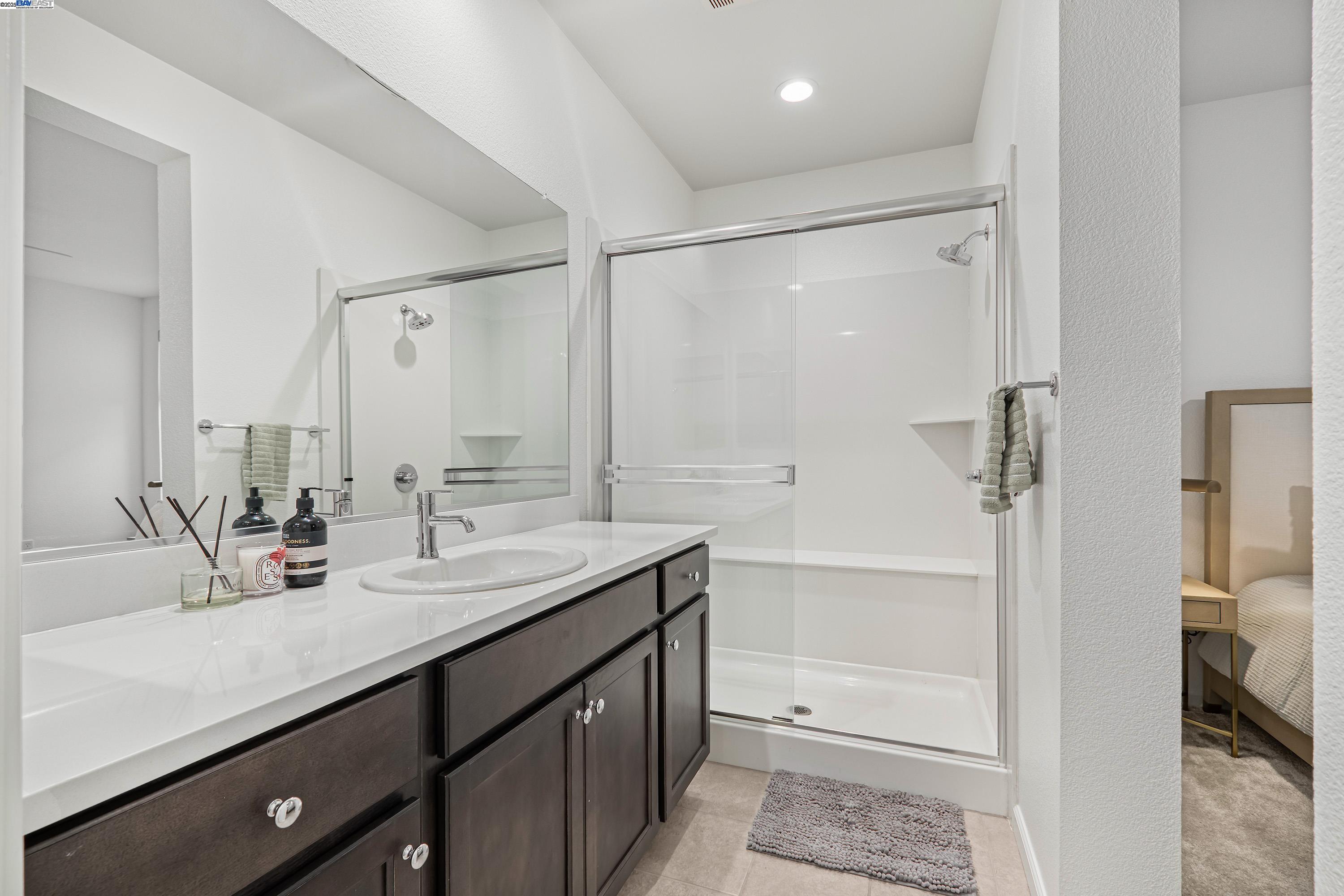 6013 Basaltina Pl