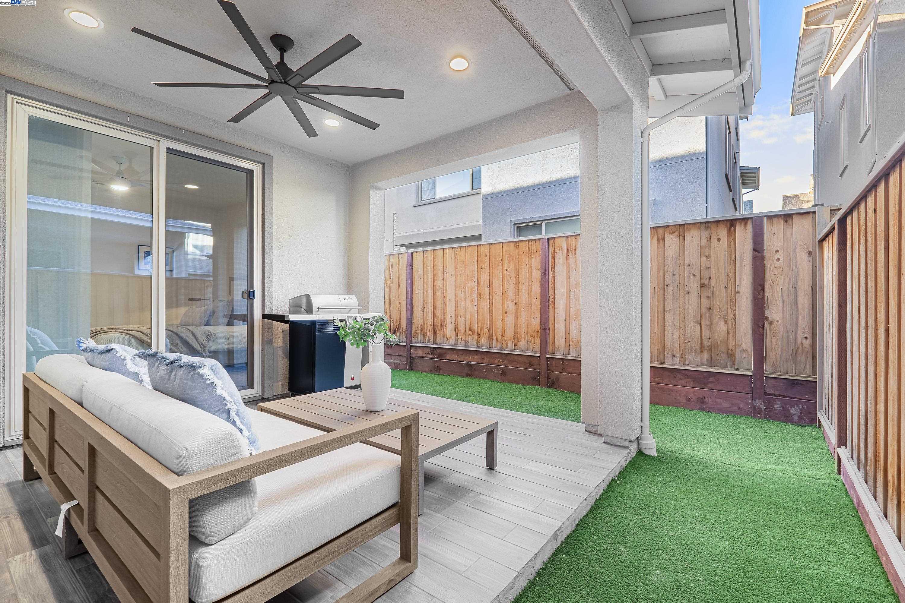 6013 Basaltina Pl