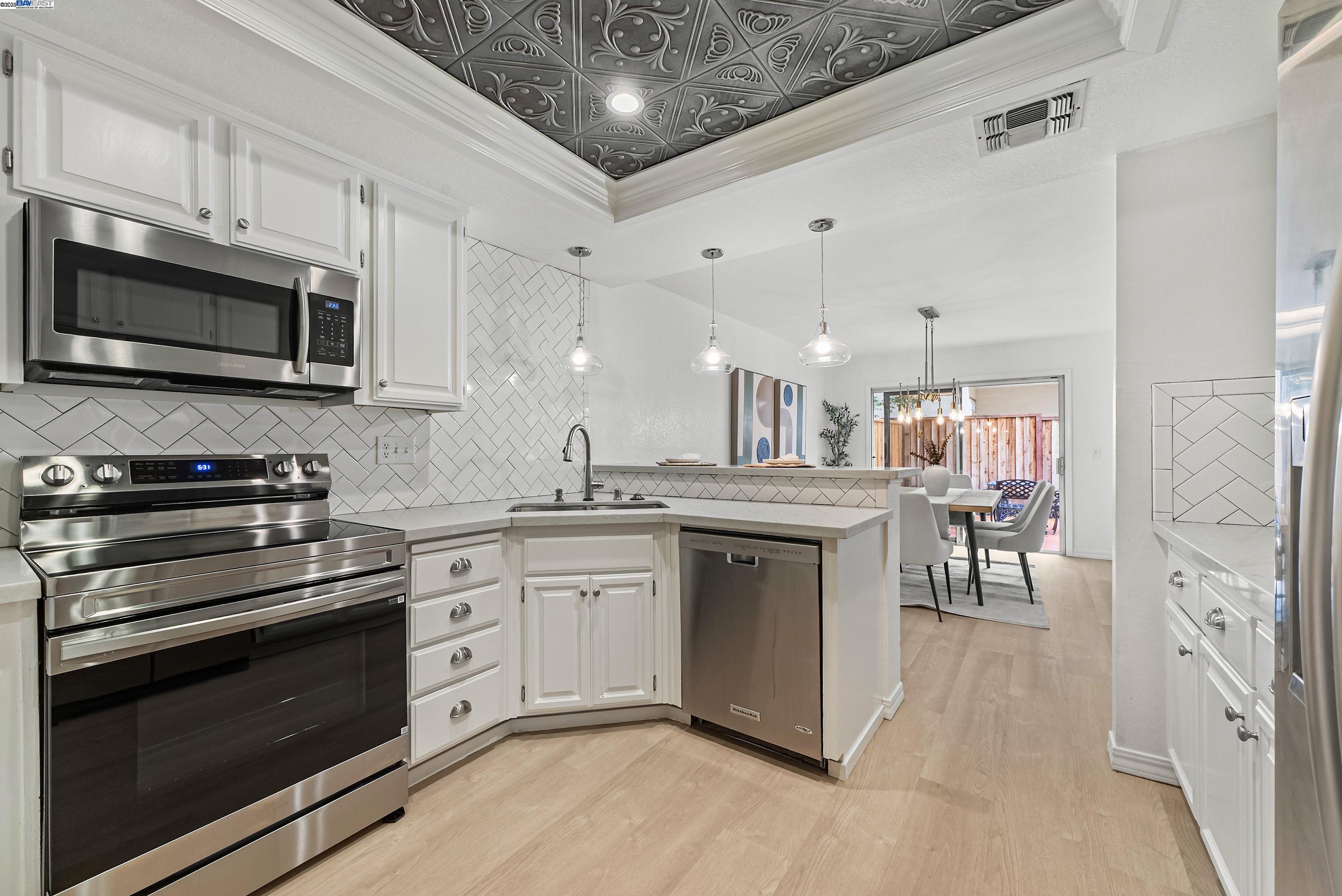 1585 Poppybank Ct, Pleasanton