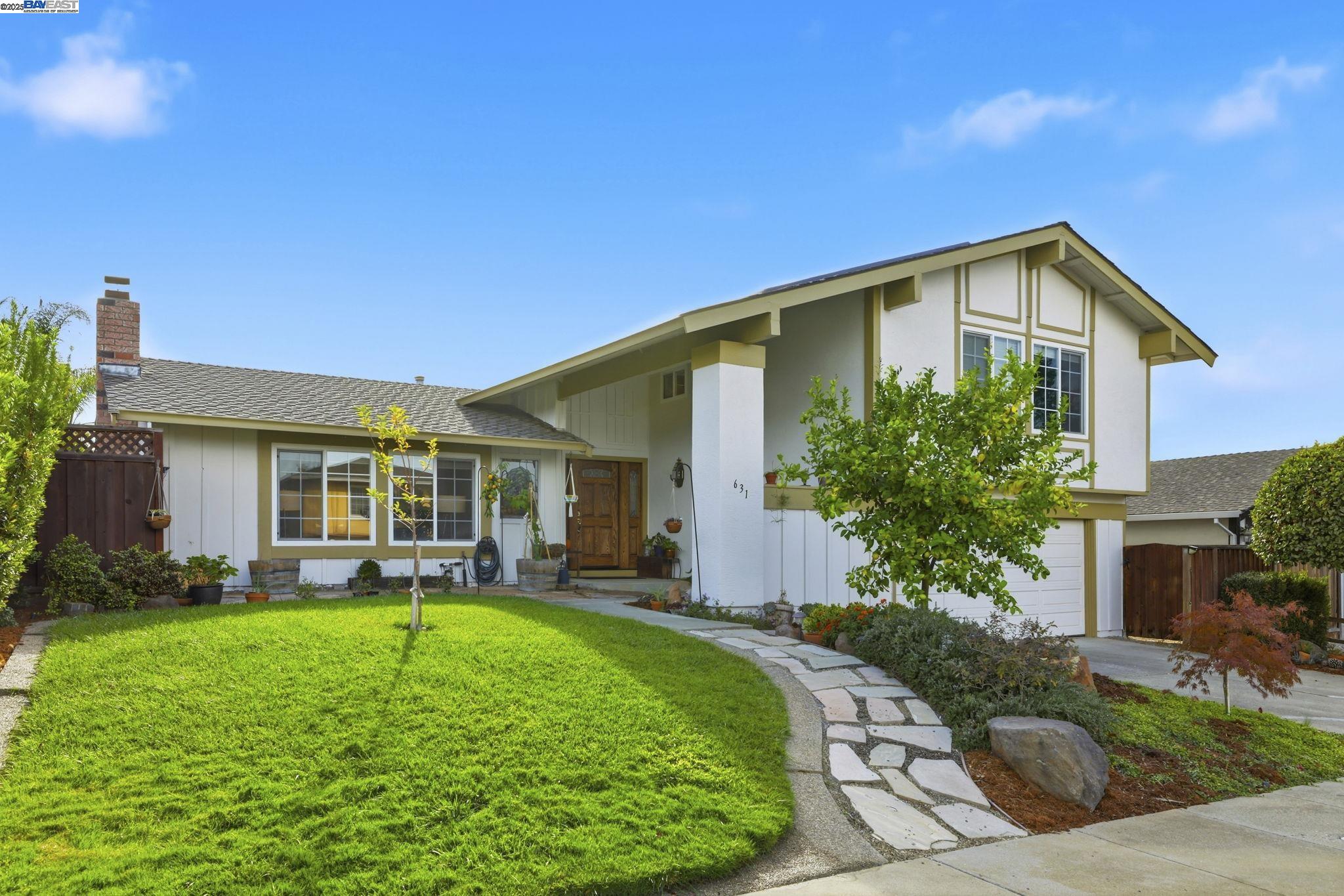 631 Claret Ct