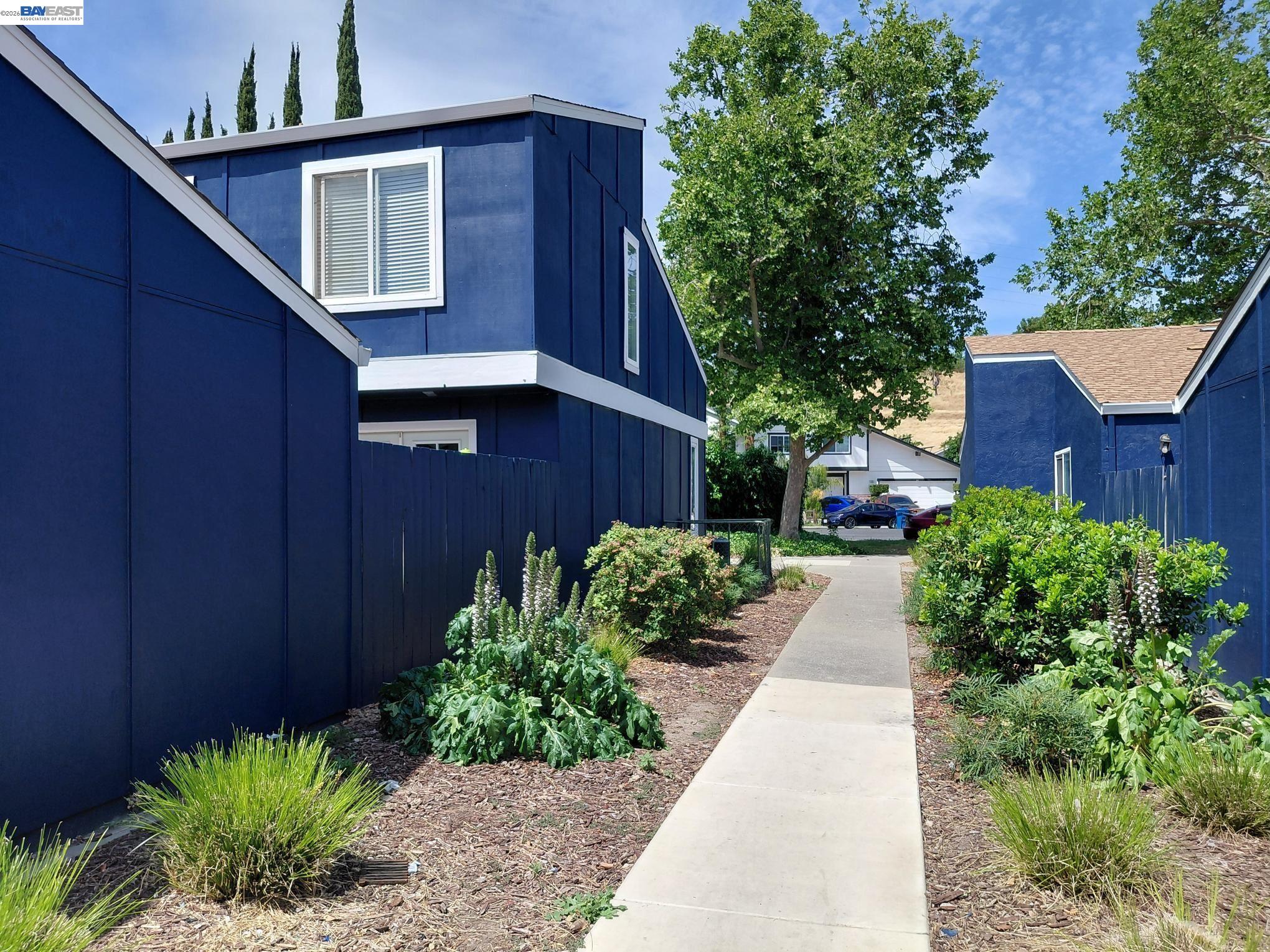 9 El Capitan Ln
