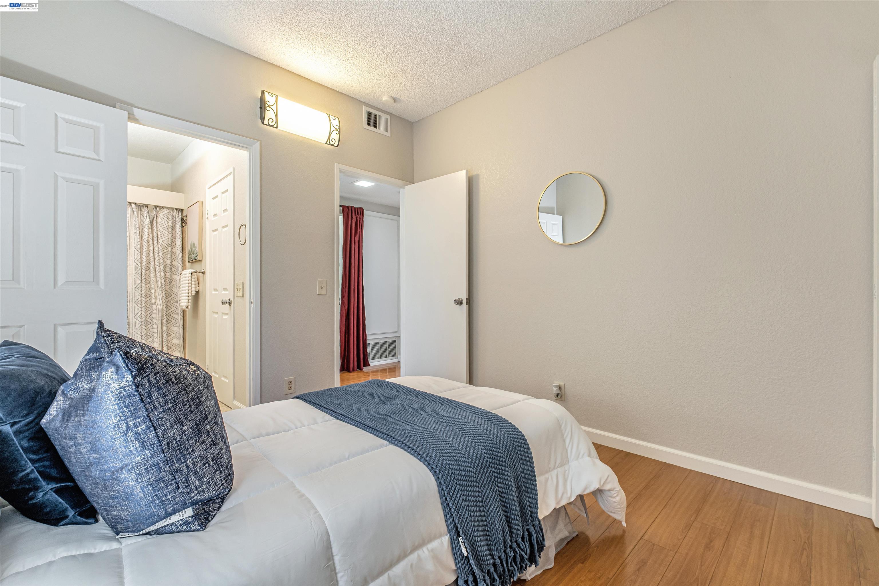 3402 Pinewood Ter # 211