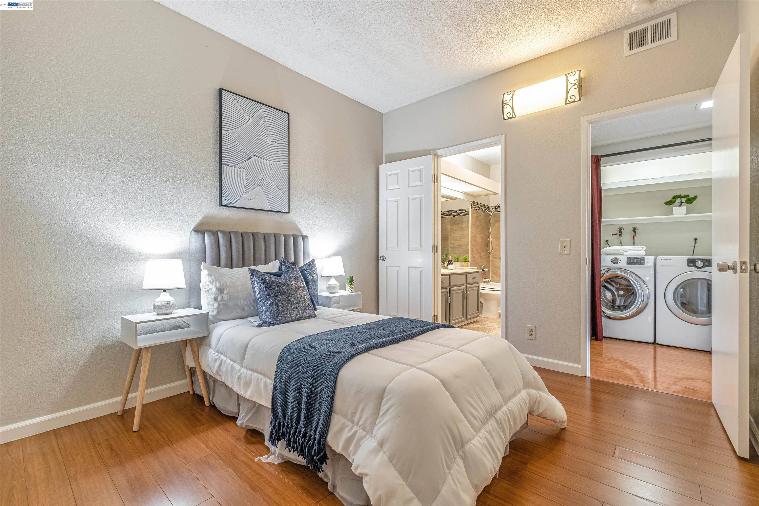 3402 Pinewood Ter # 211