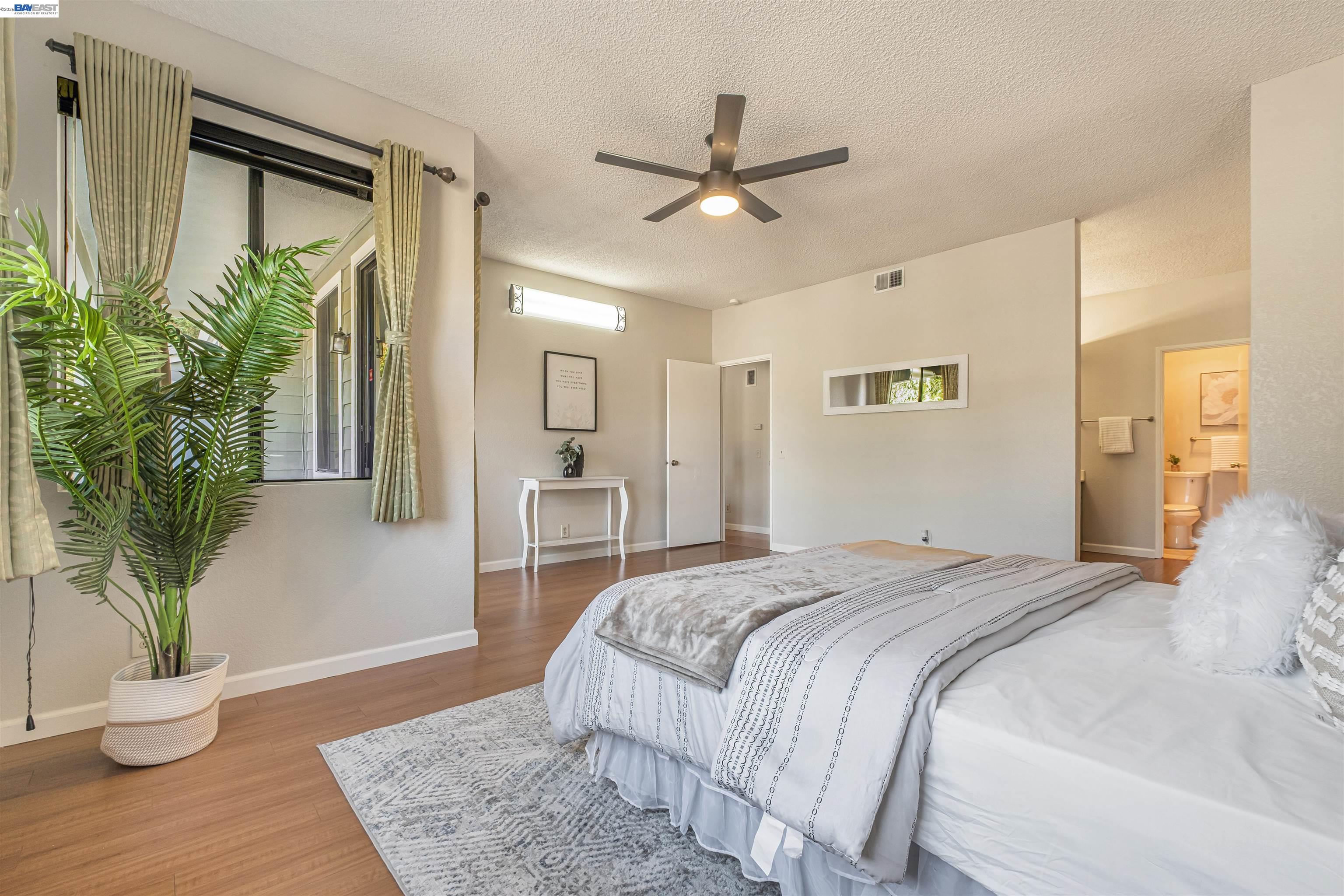 3402 Pinewood Ter # 211