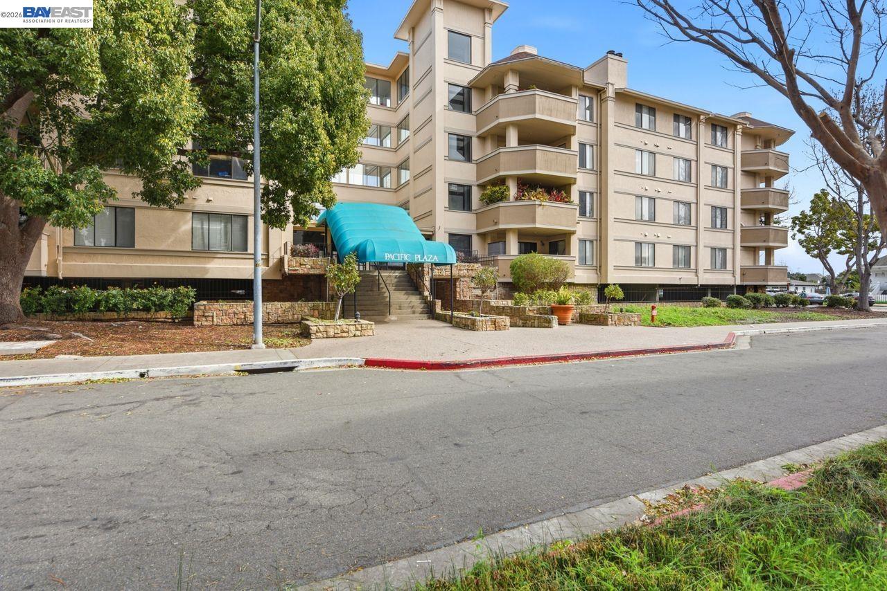1400 Carpentier St # 315