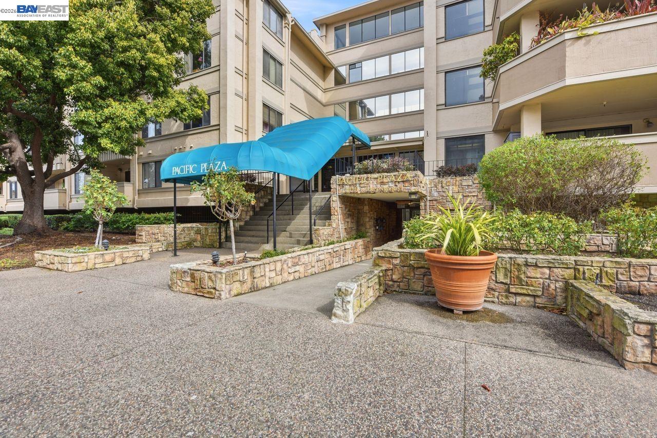 1400 Carpentier St # 315