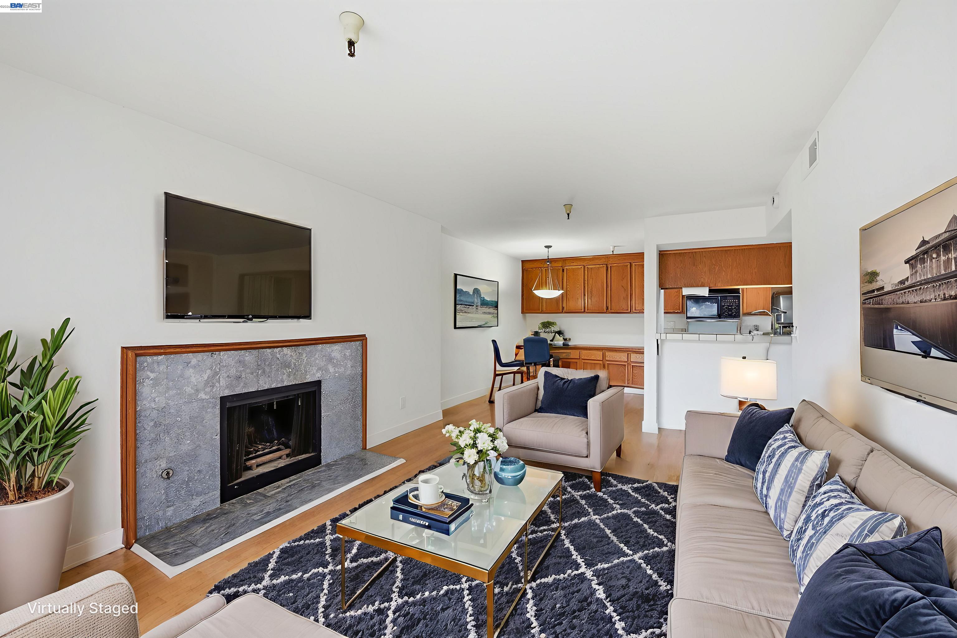 1400 Carpentier St # 315