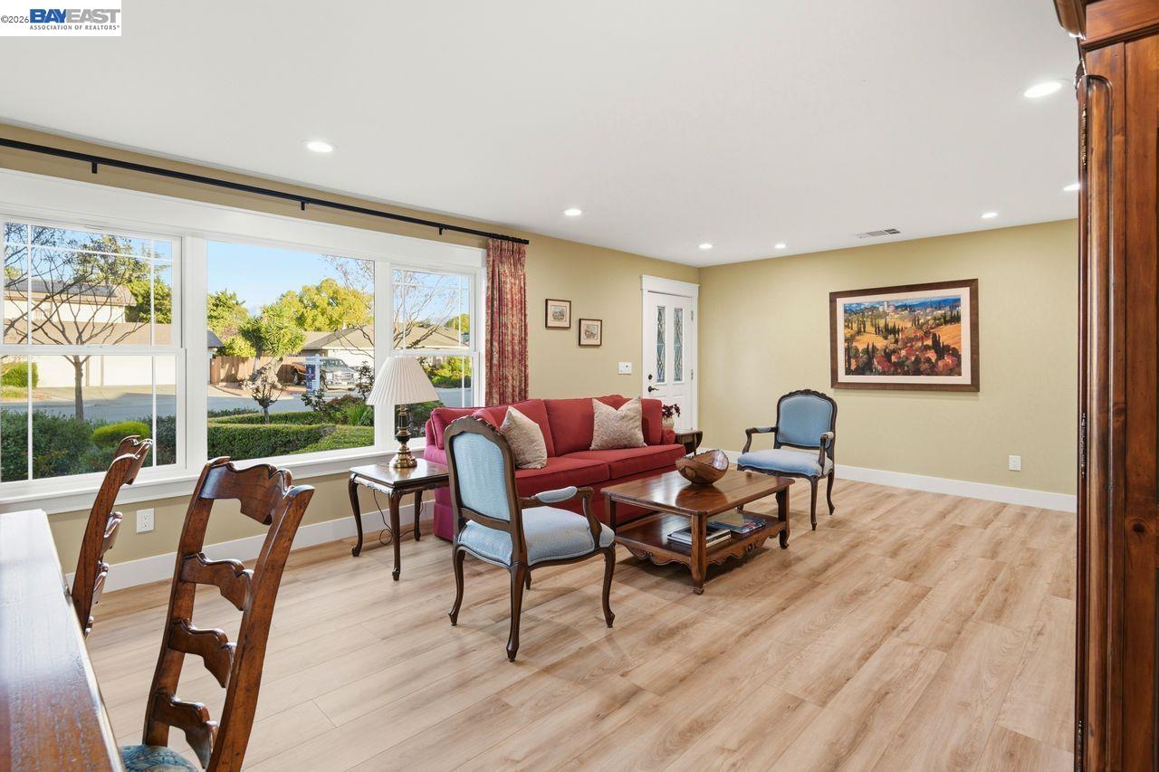2124 Orion Ct