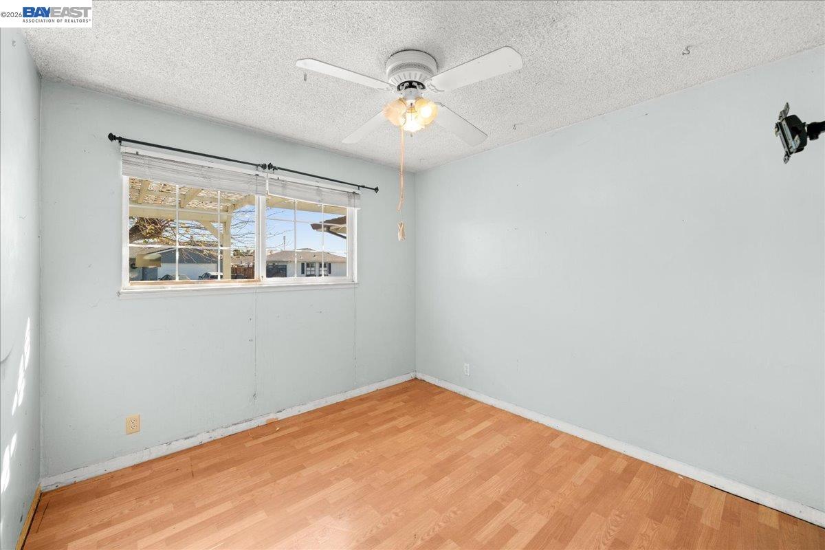 5954 Running Hills Ave