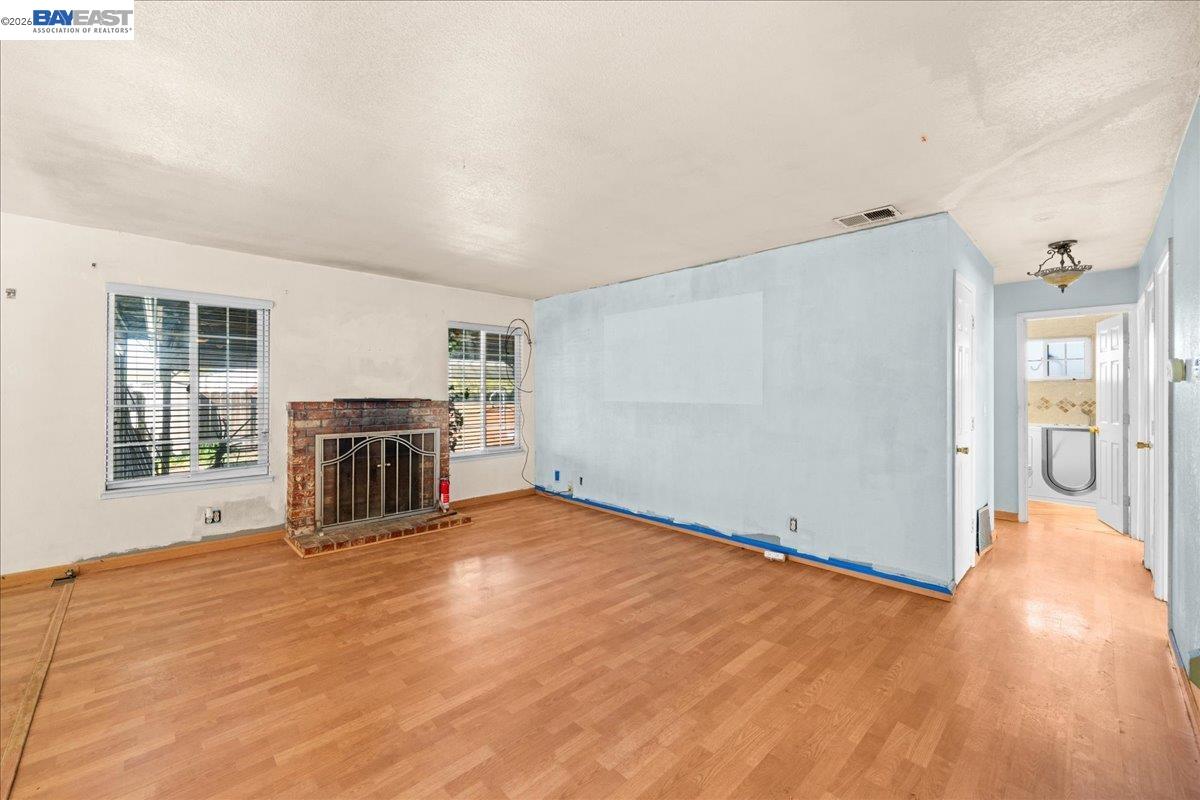 5954 Running Hills Ave