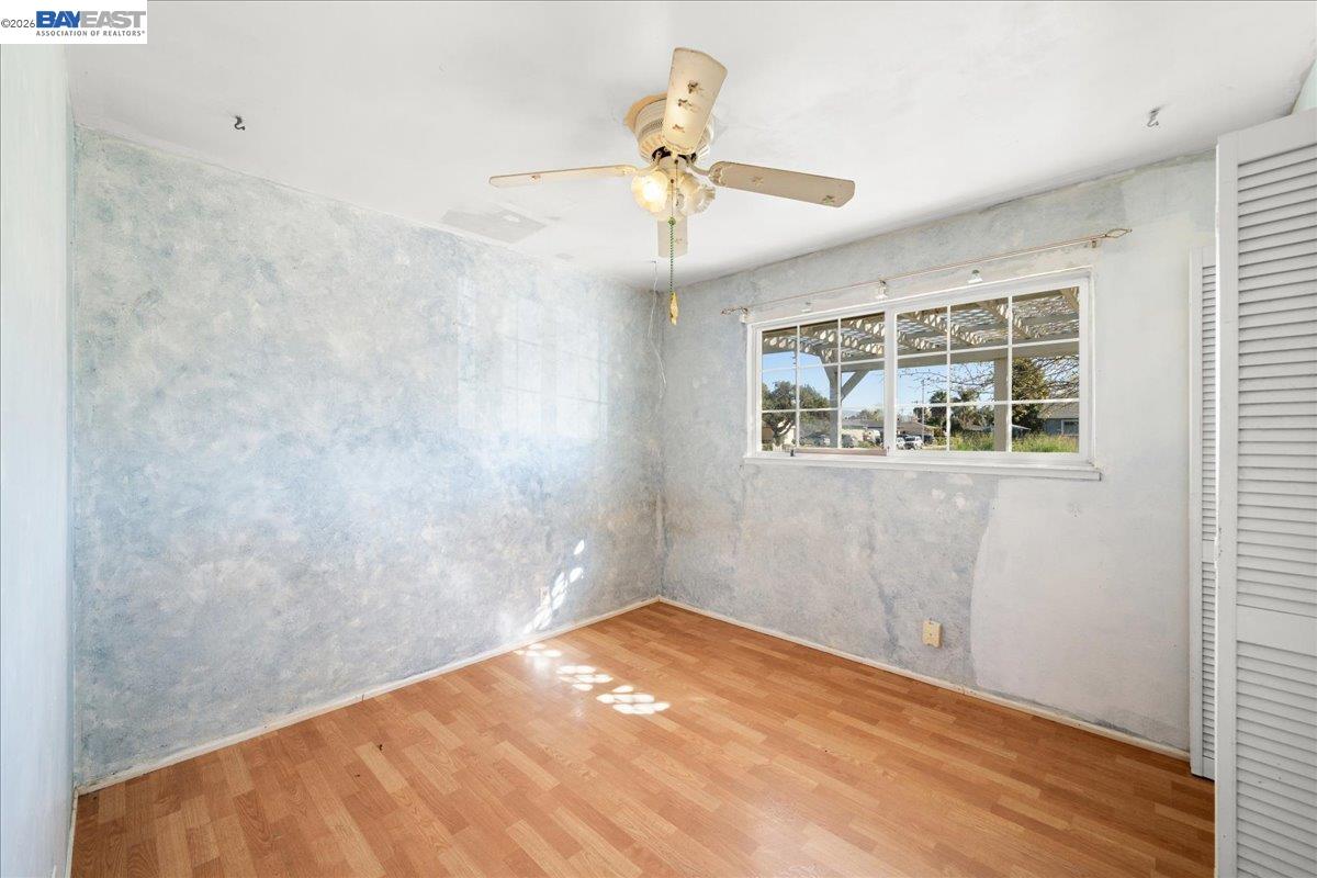 5954 Running Hills Ave