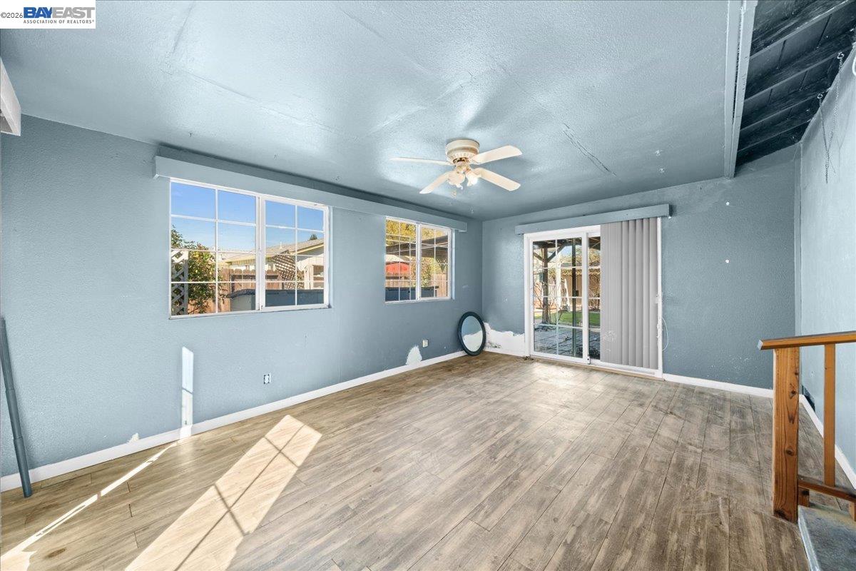 5954 Running Hills Ave