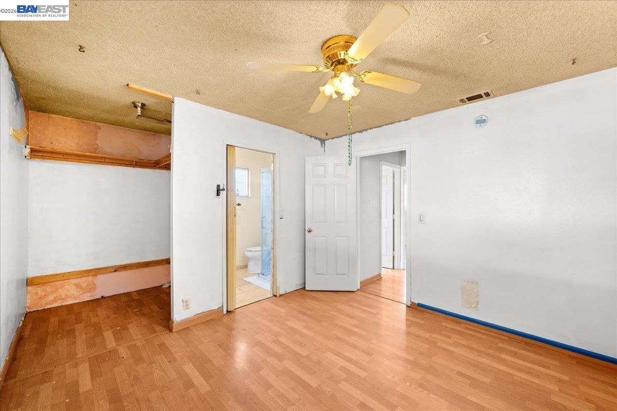 5954 Running Hills Ave