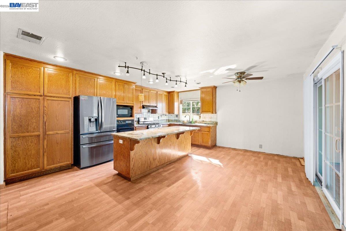 5954 Running Hills Ave