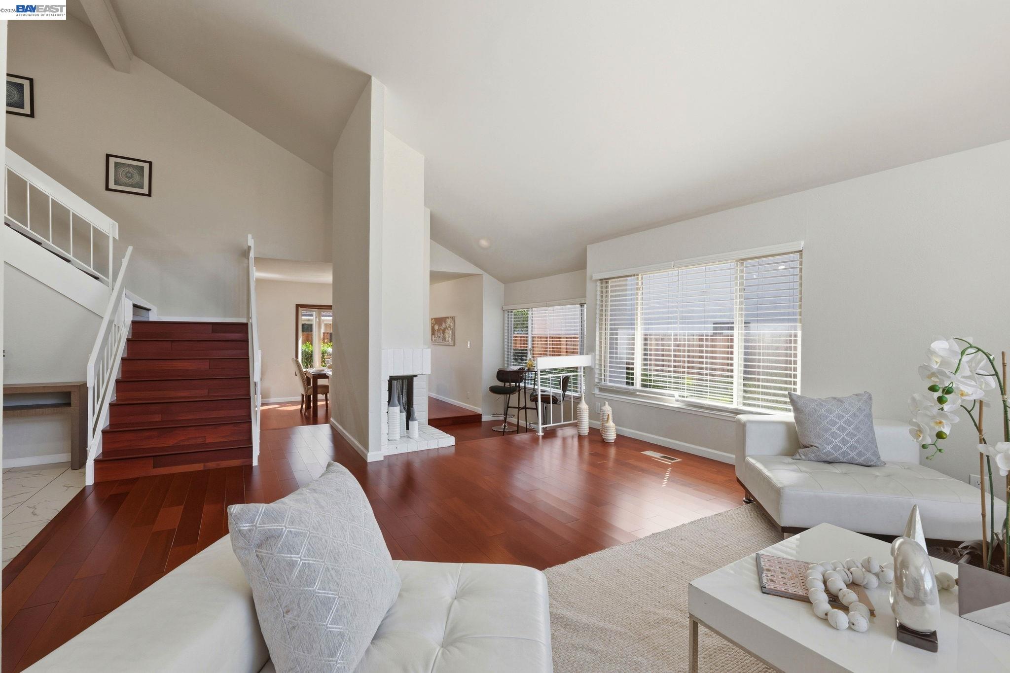 330 Tampa Ct