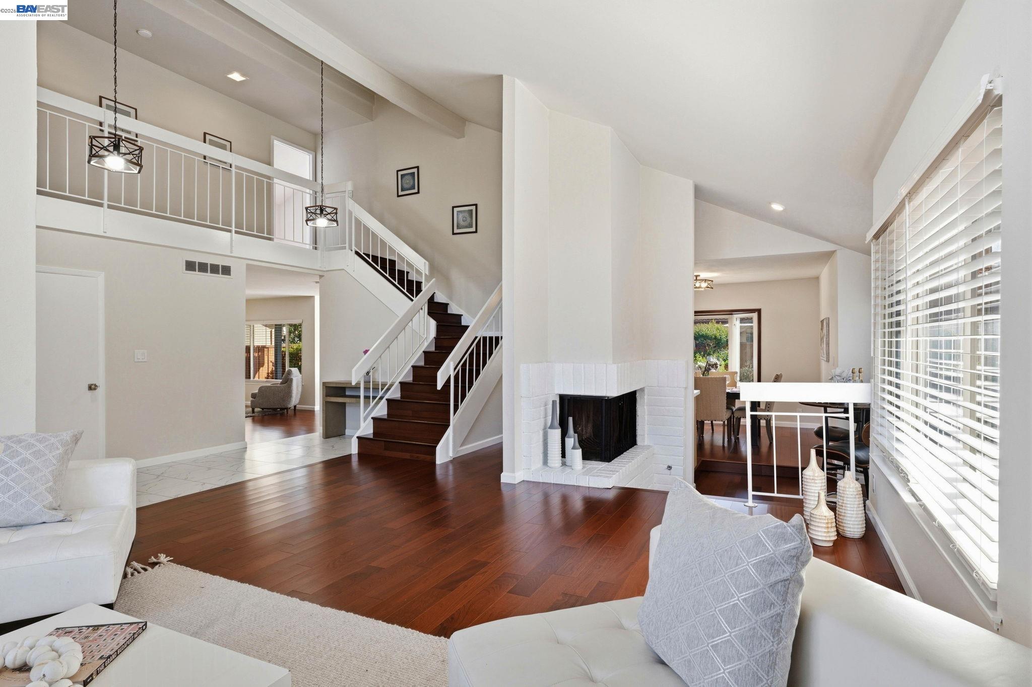 330 Tampa Ct