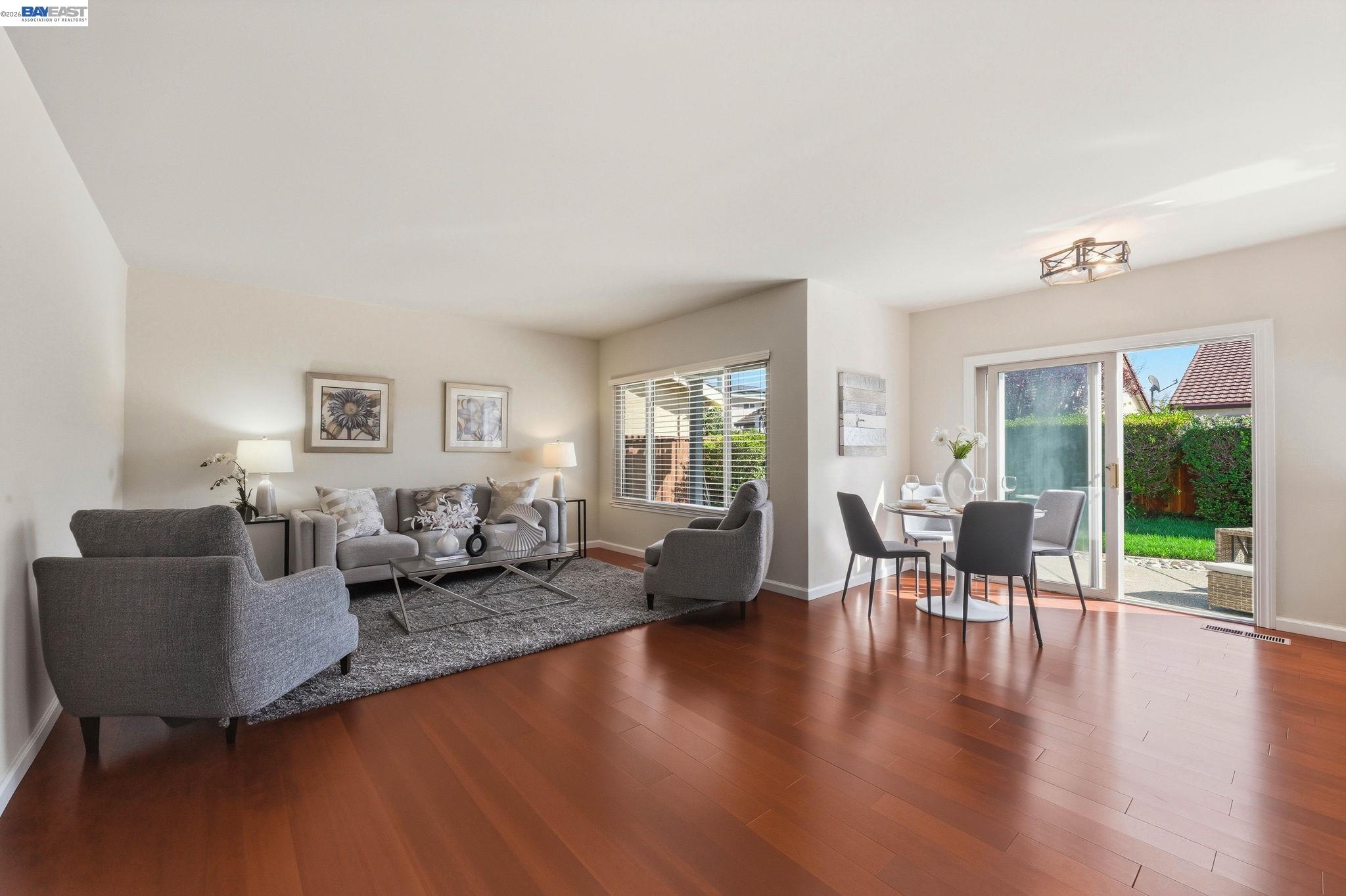 330 Tampa Ct