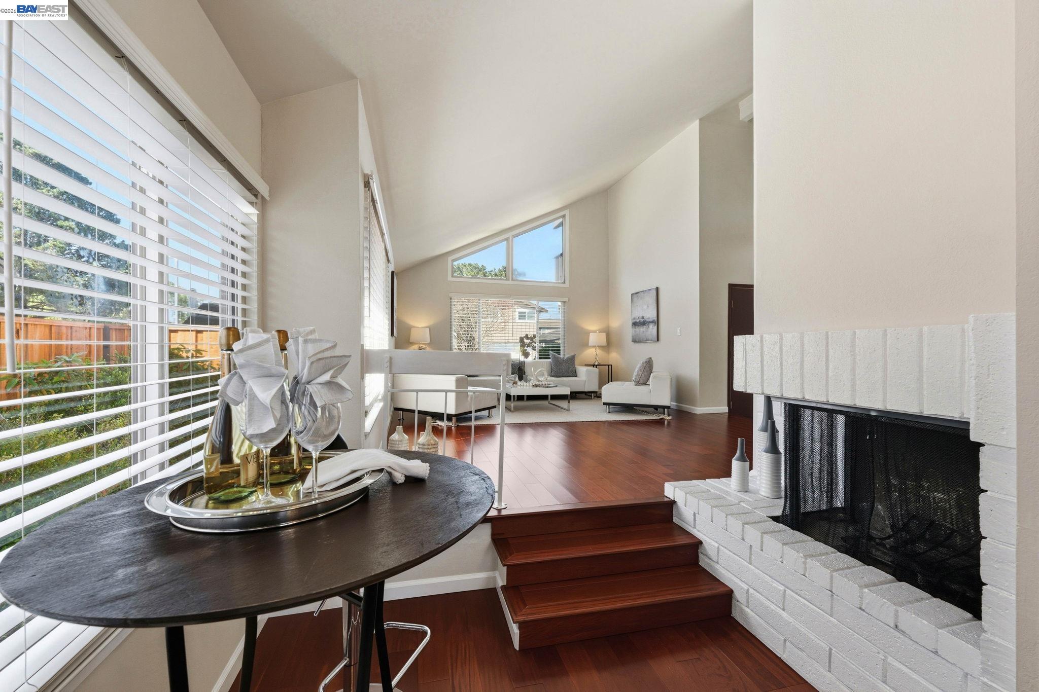 330 Tampa Ct