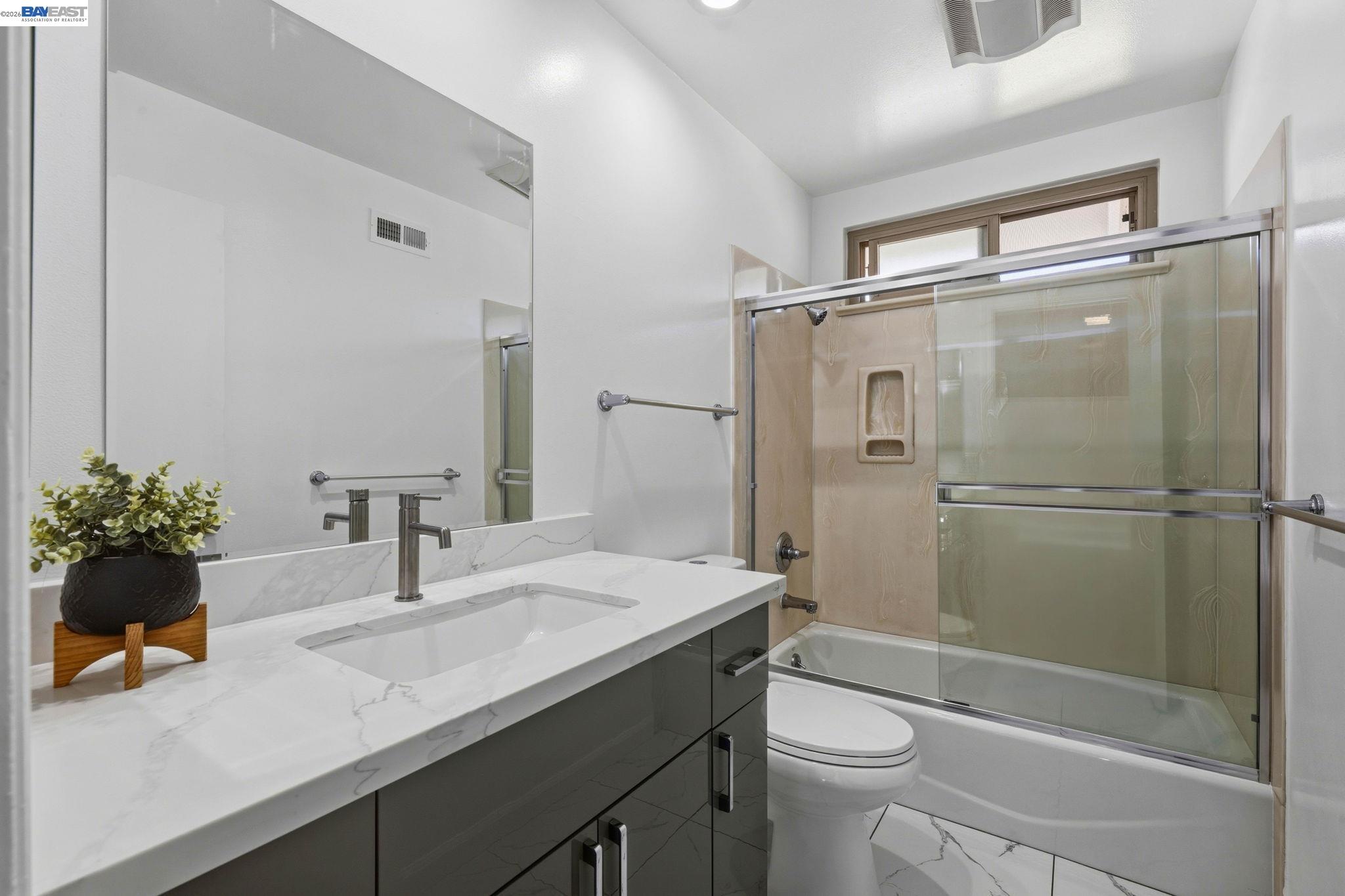 330 Tampa Ct