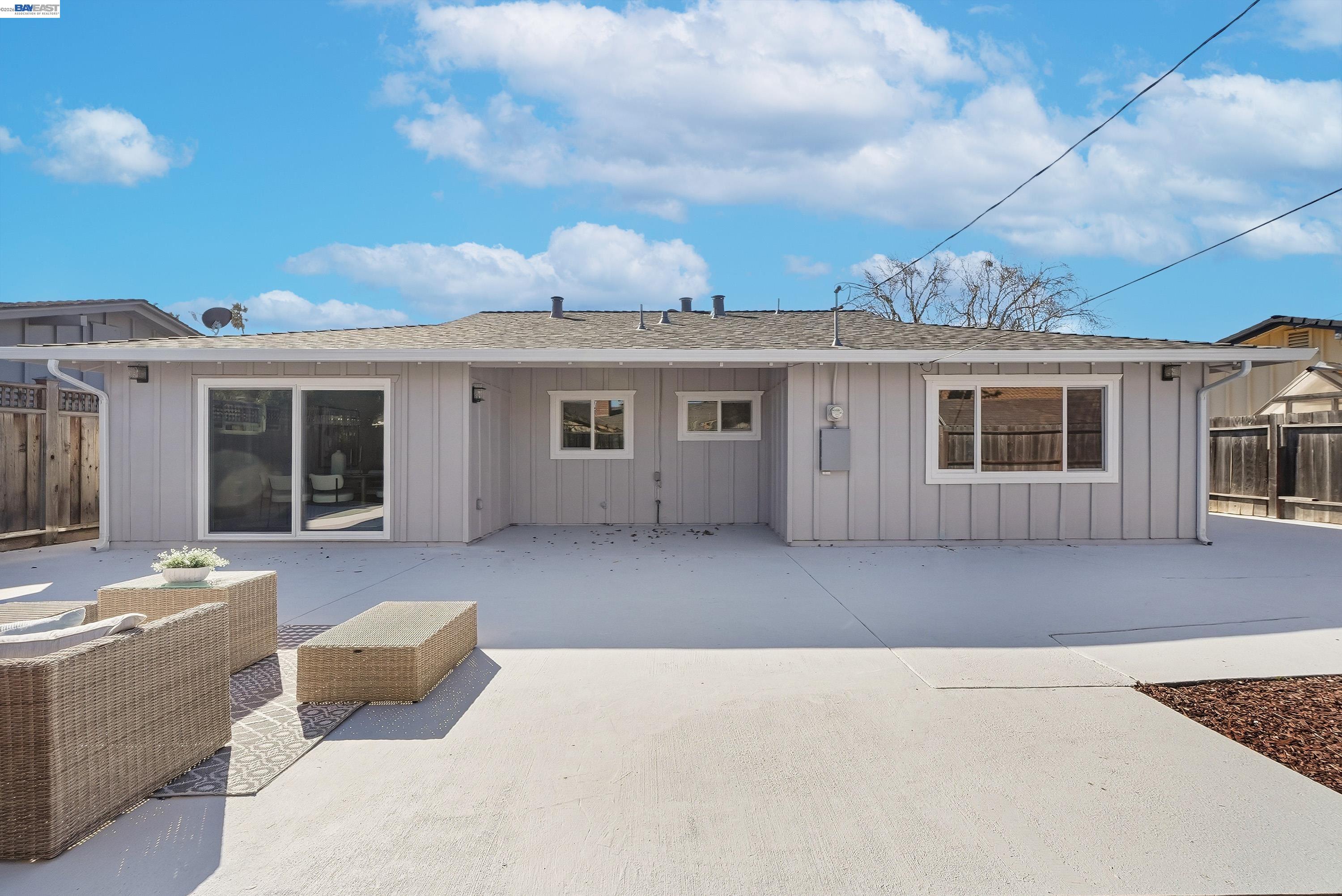3221 Llano St