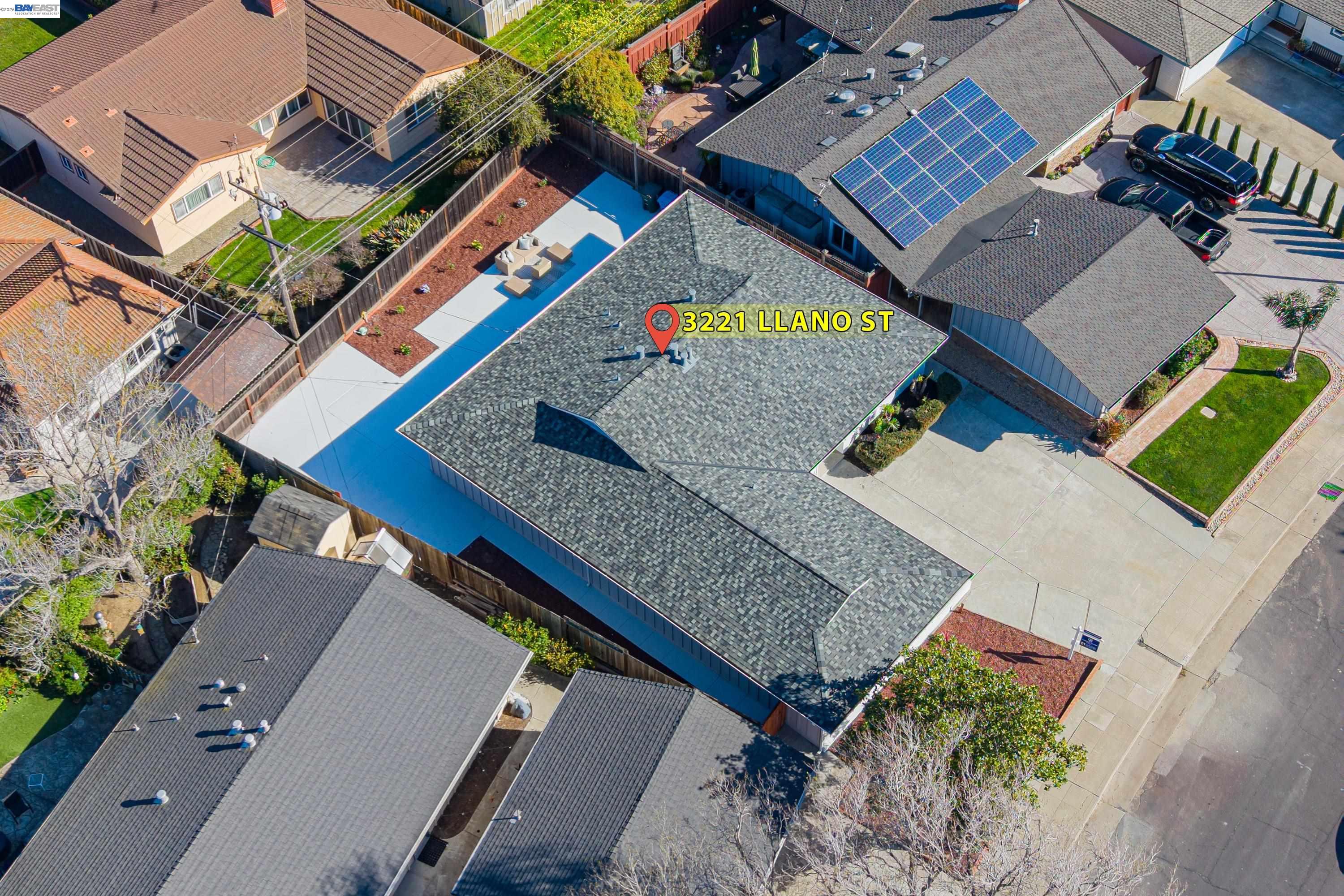3221 Llano St