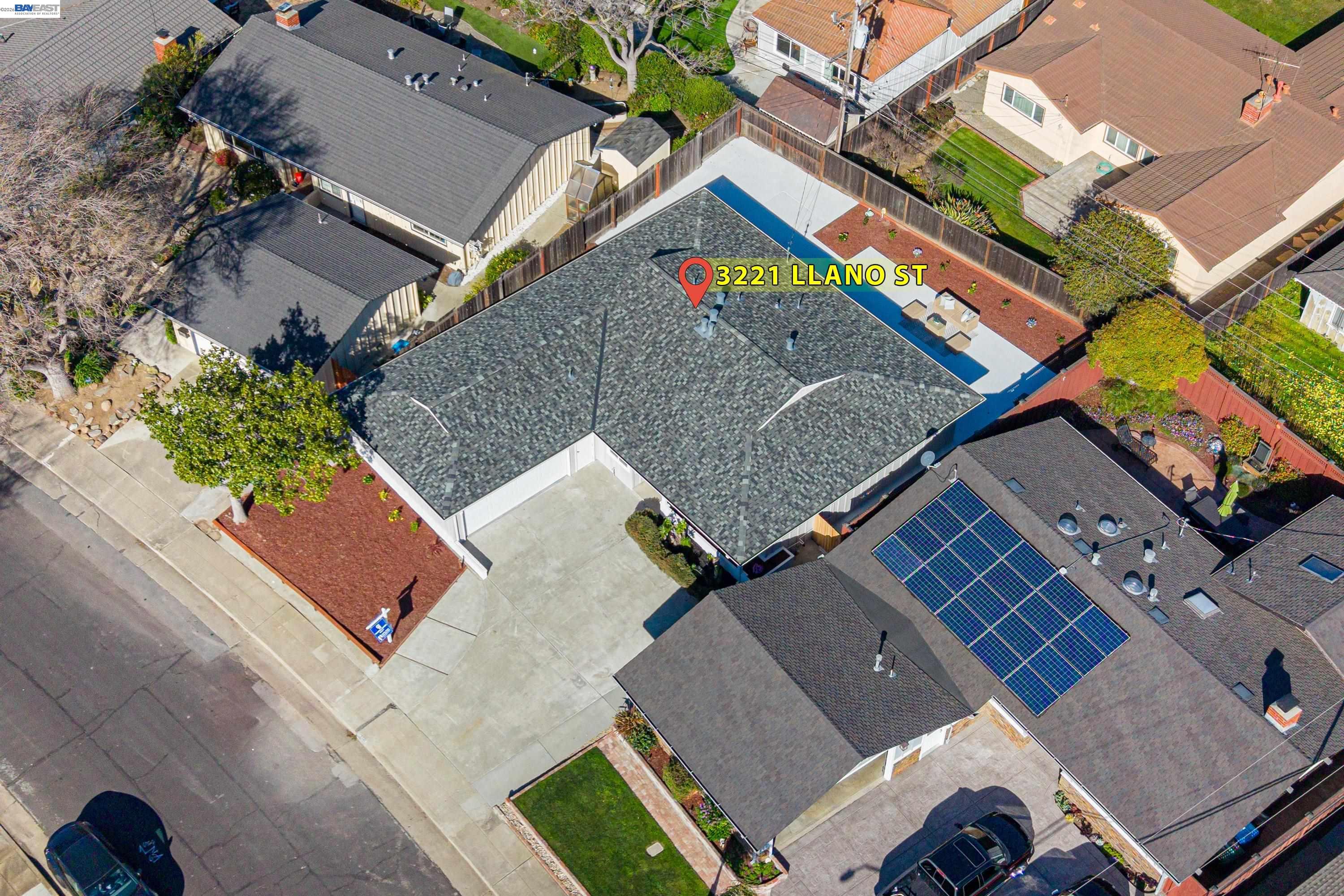 3221 Llano St