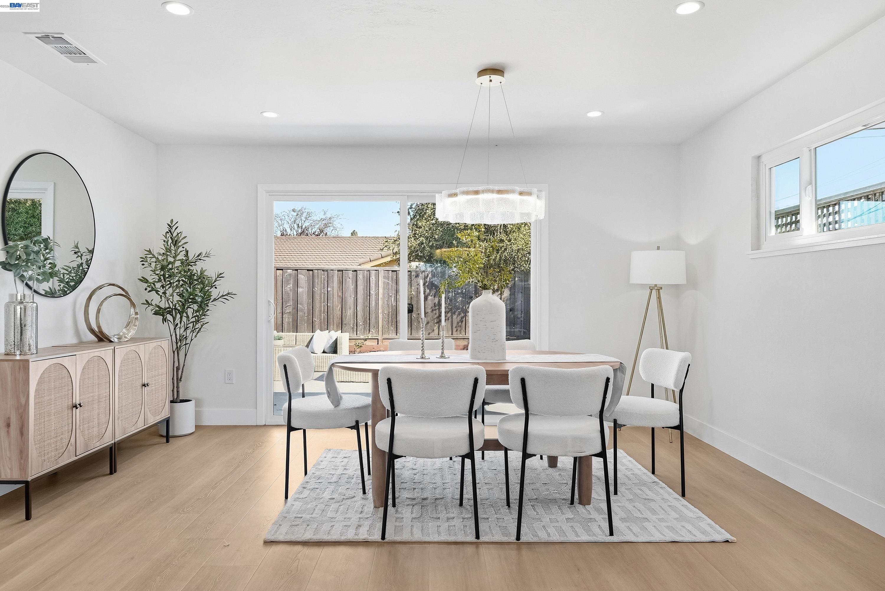3221 Llano St
