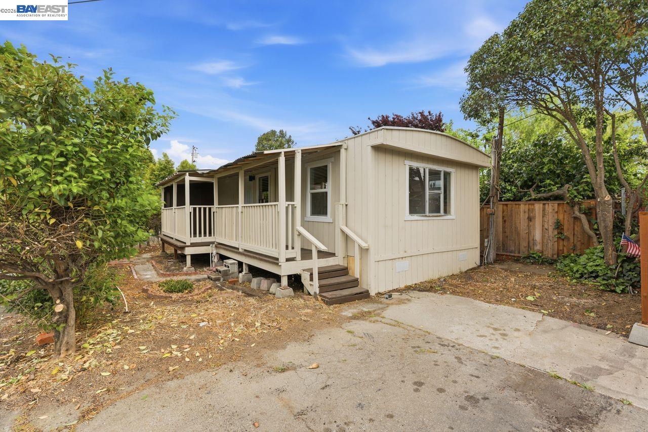 828 Olivina Ave # 11