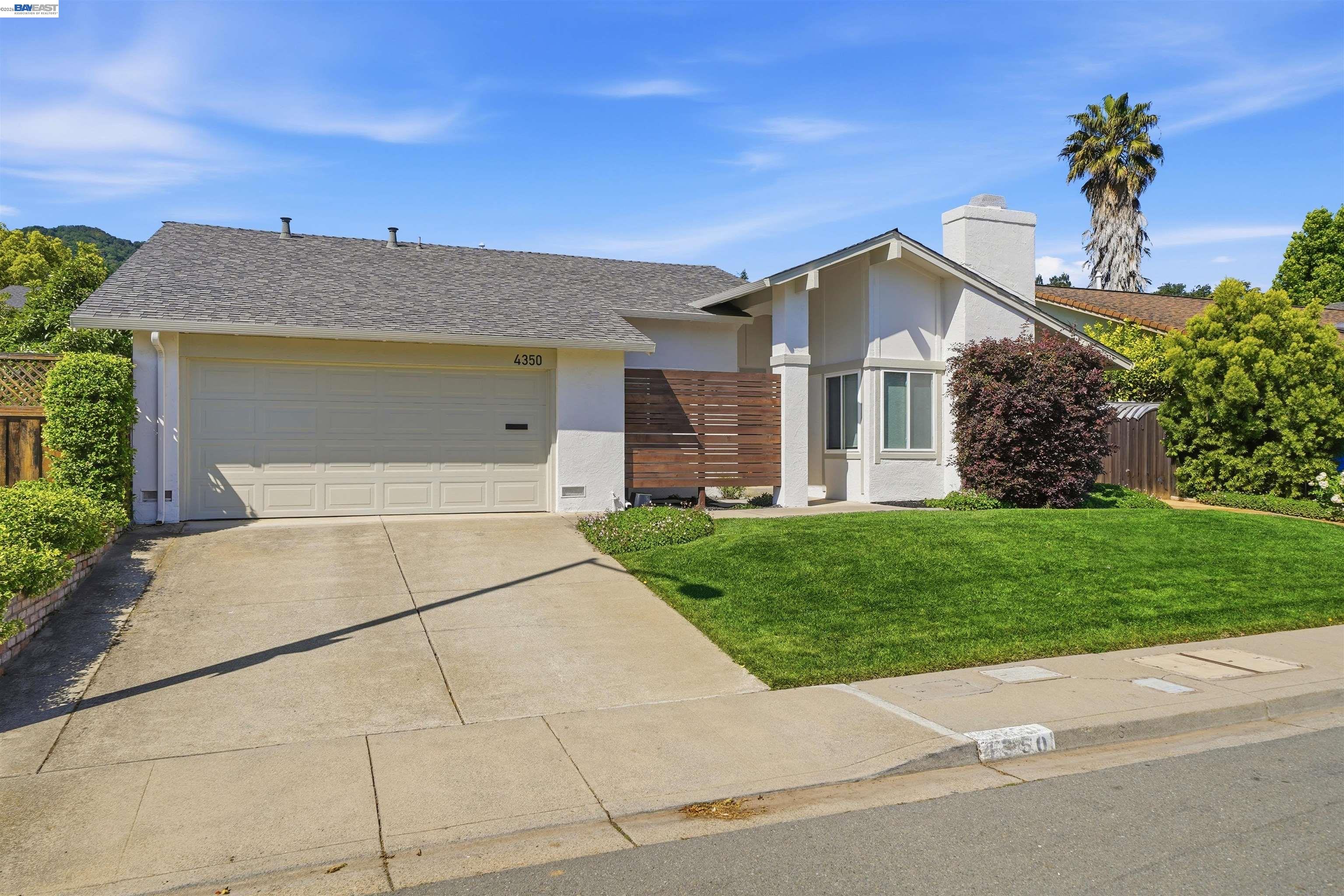 4350 Columbine Dr