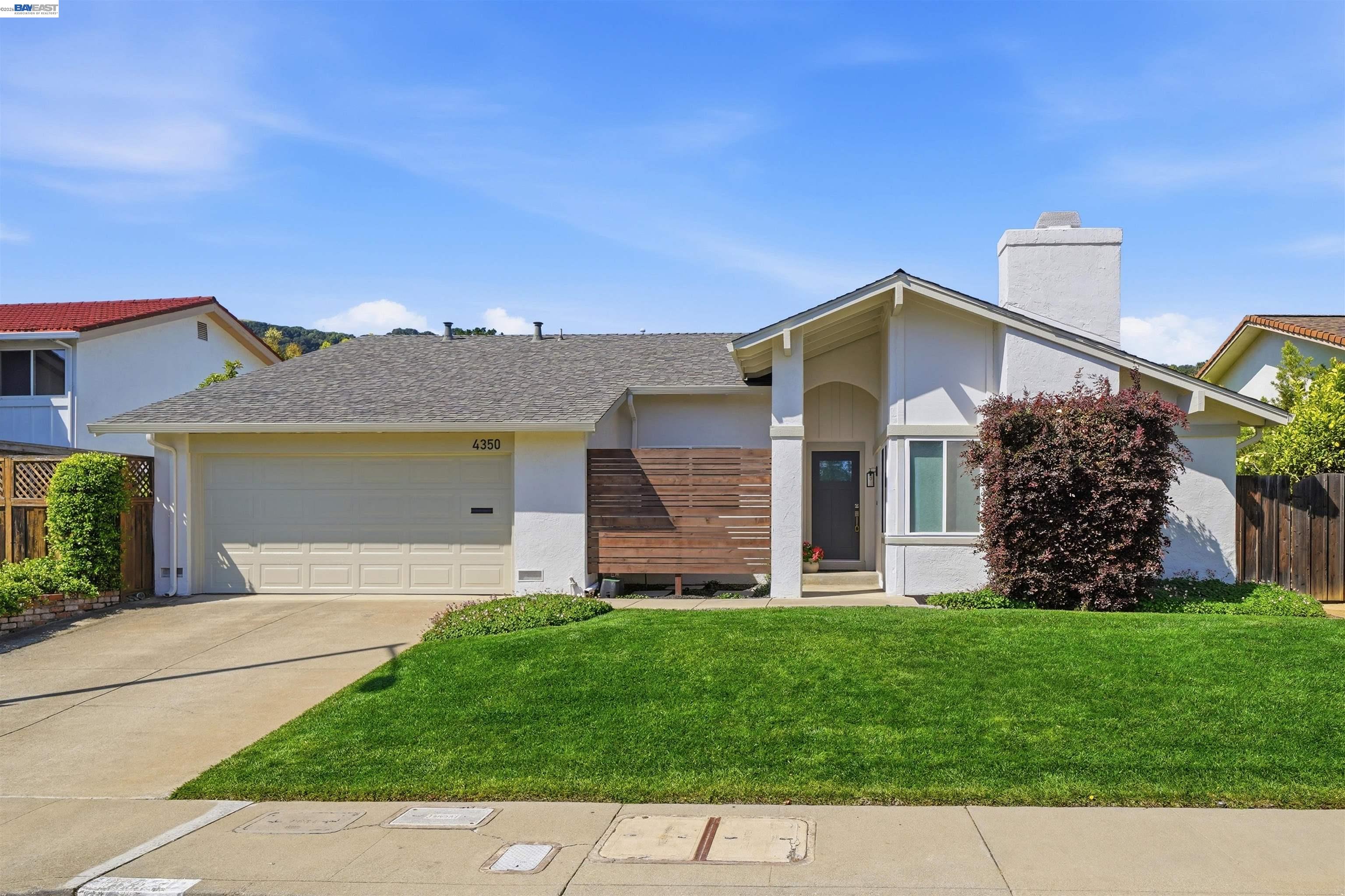 4350 Columbine Dr