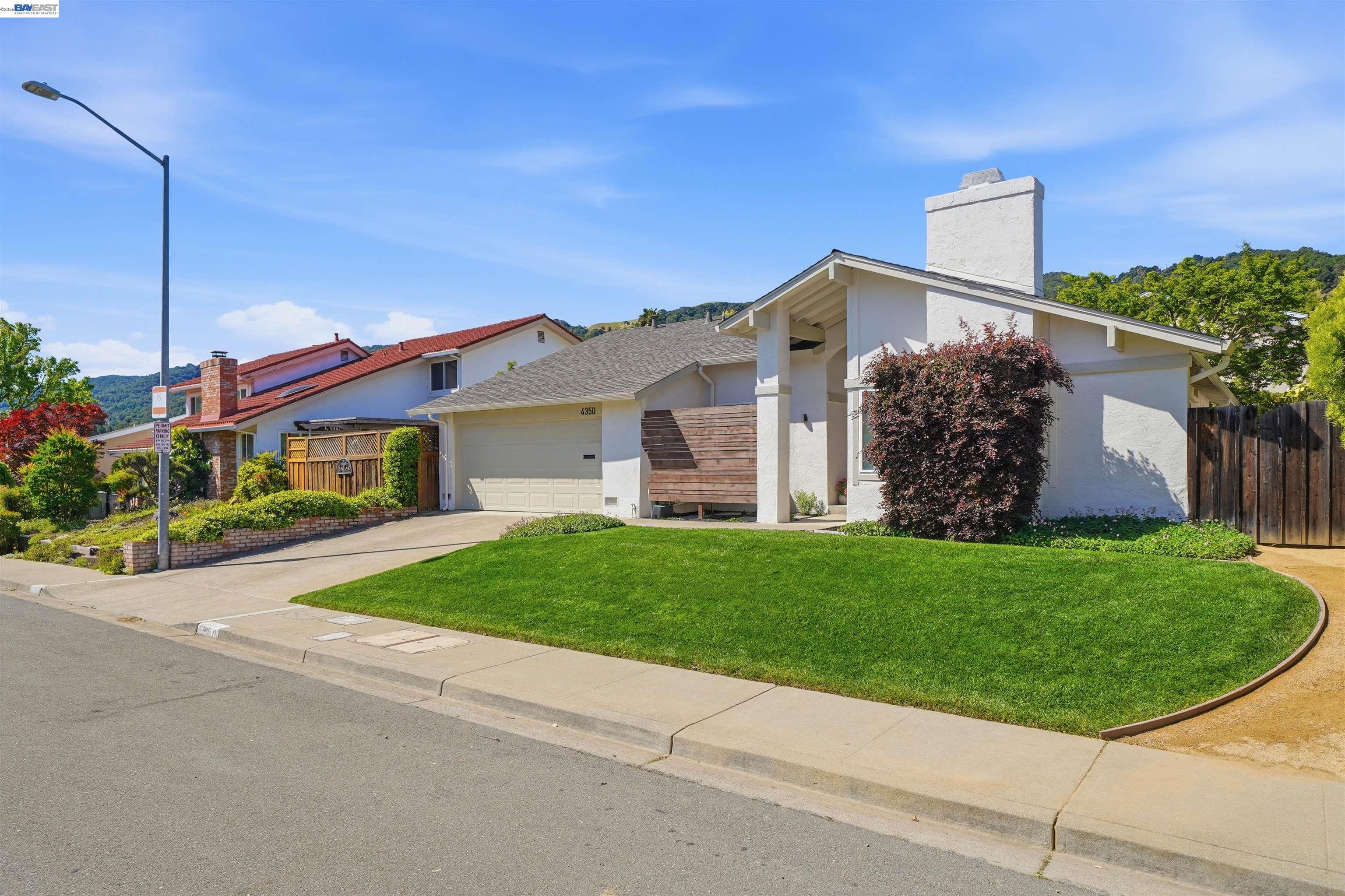 4350 Columbine Dr