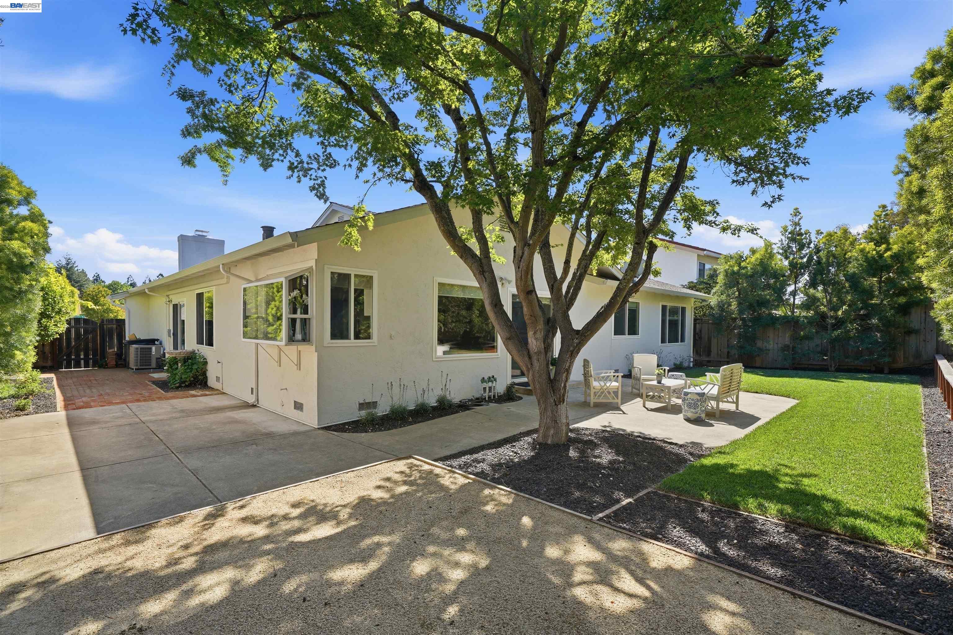 4350 Columbine Dr