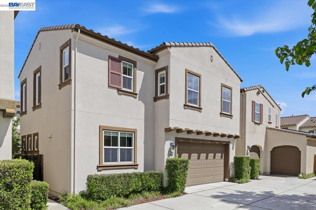 2048 Tarragon Rose Ct