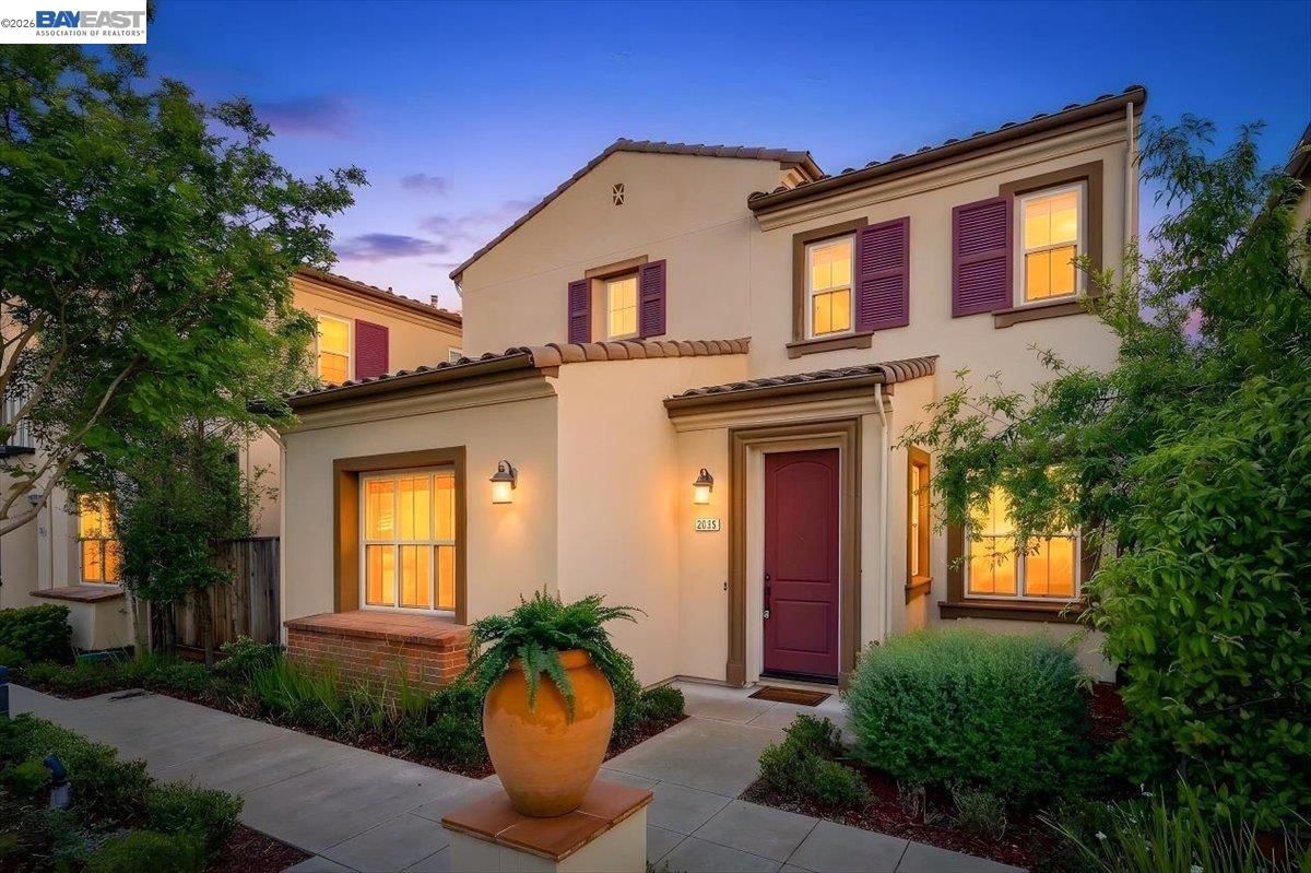 2048 Tarragon Rose Ct