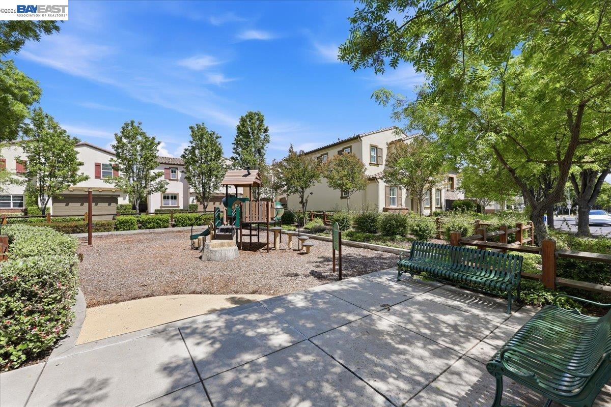 2048 Tarragon Rose Ct