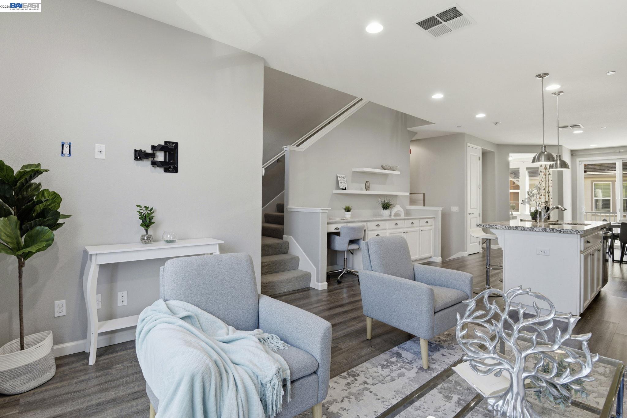 2332 Carbondale Way