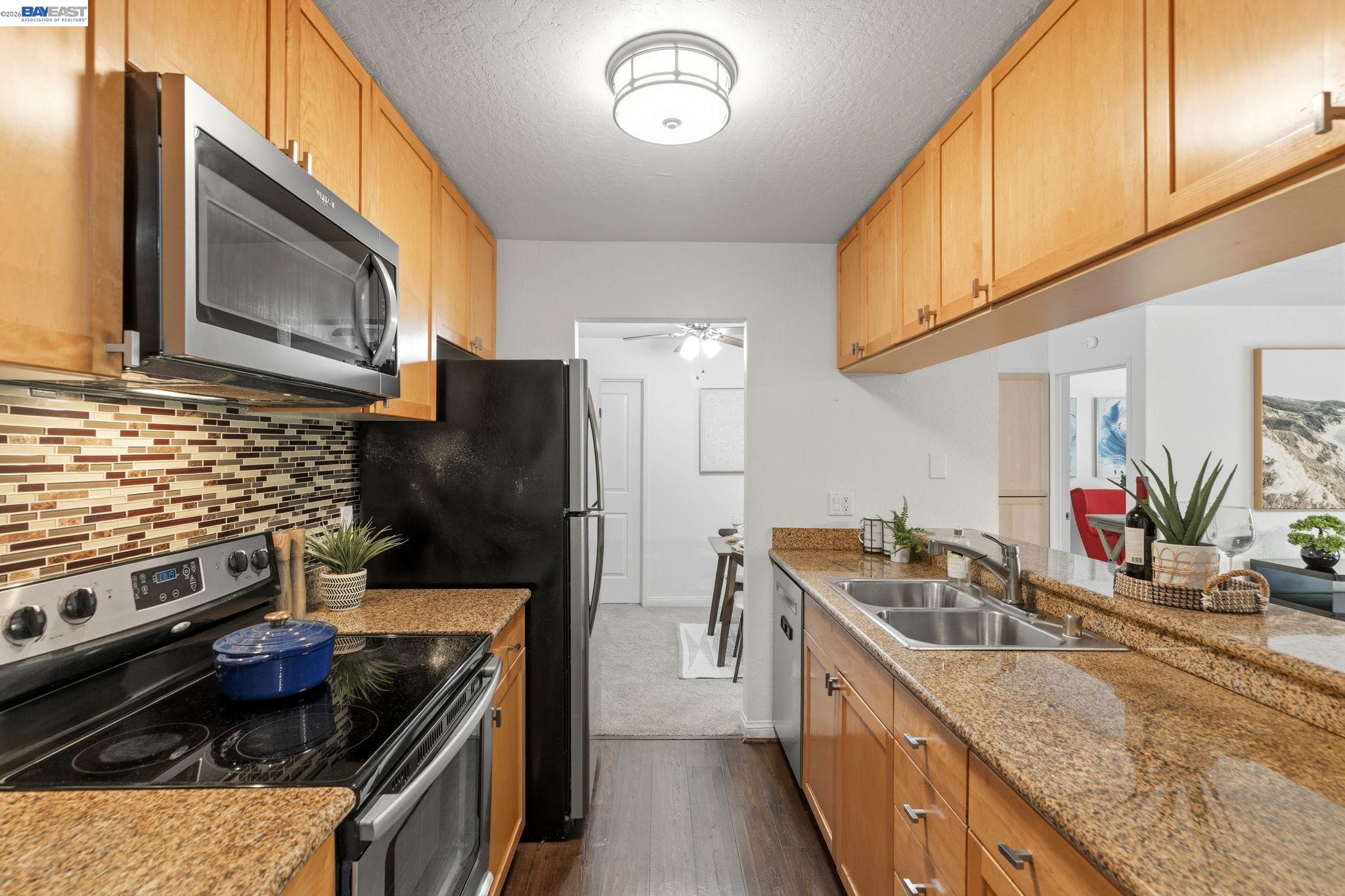 1087 Murrieta Blvd # 331