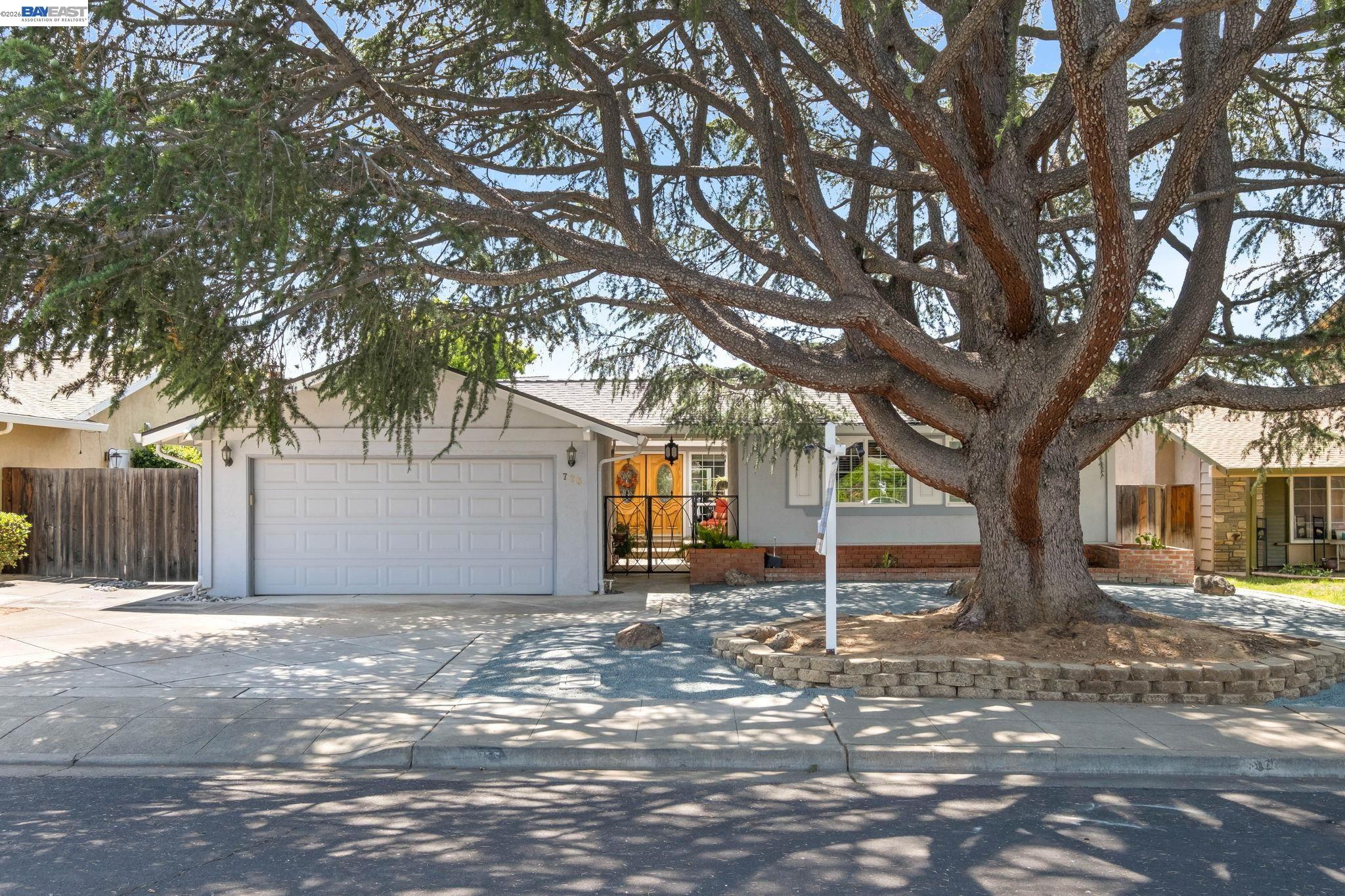 775 Catalina Dr