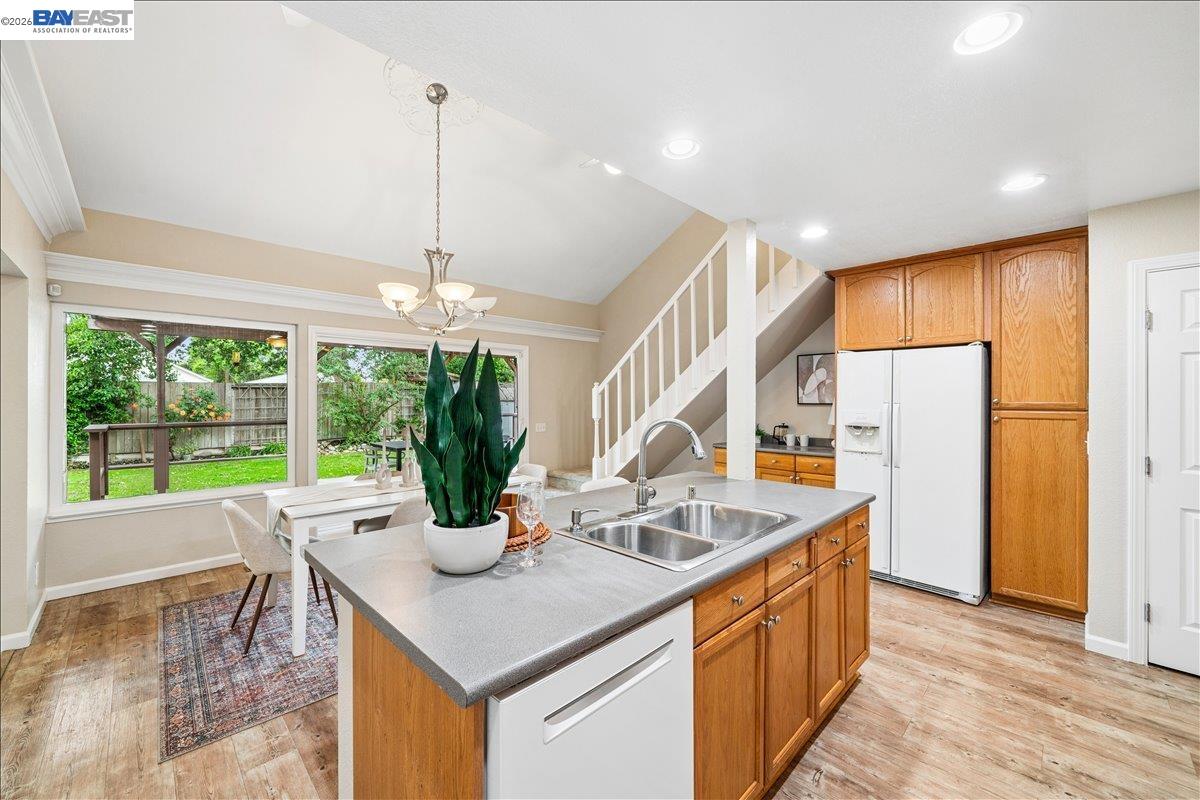 409 Alameda Dr
