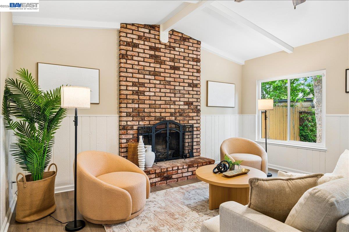 409 Alameda Dr