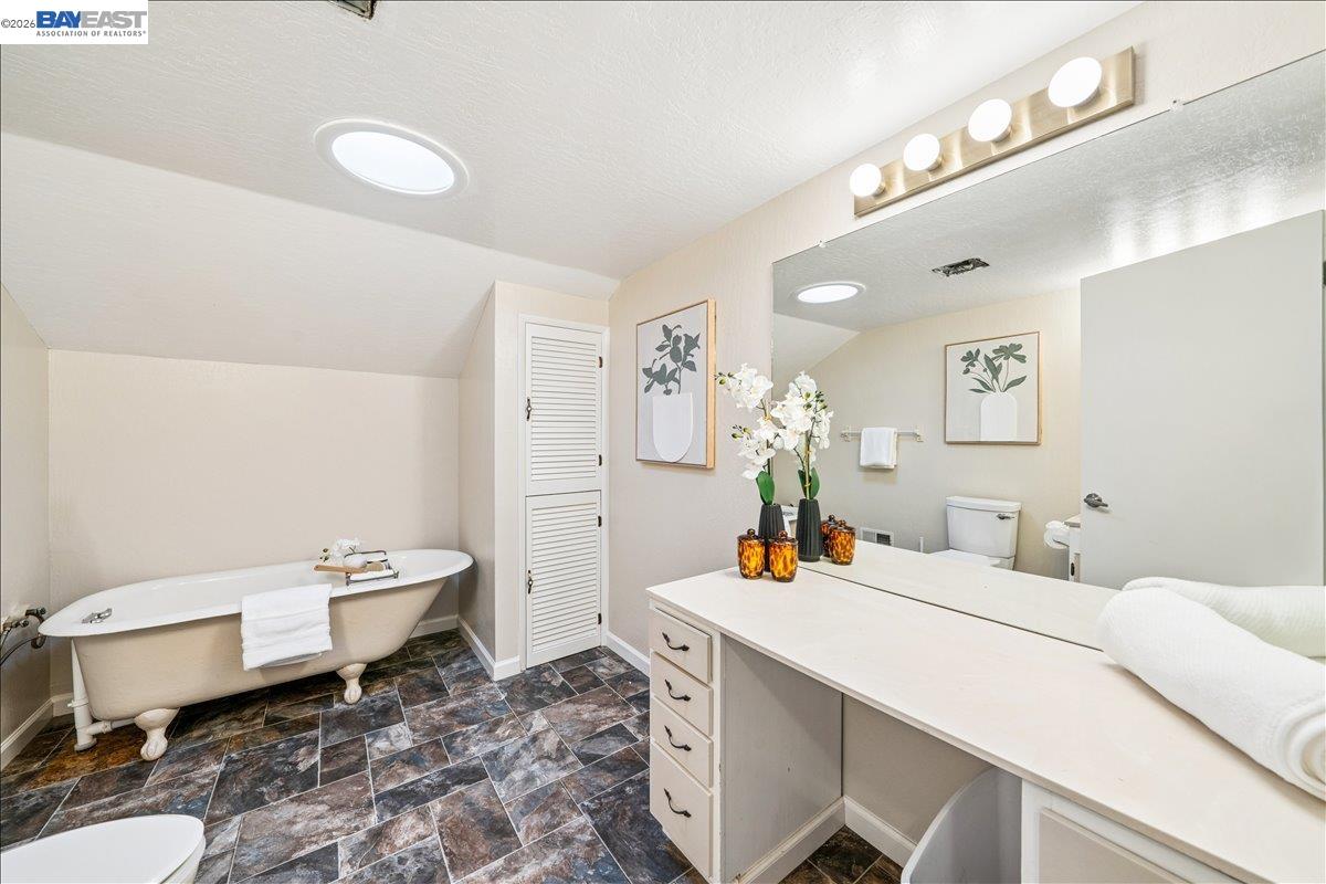 409 Alameda Dr