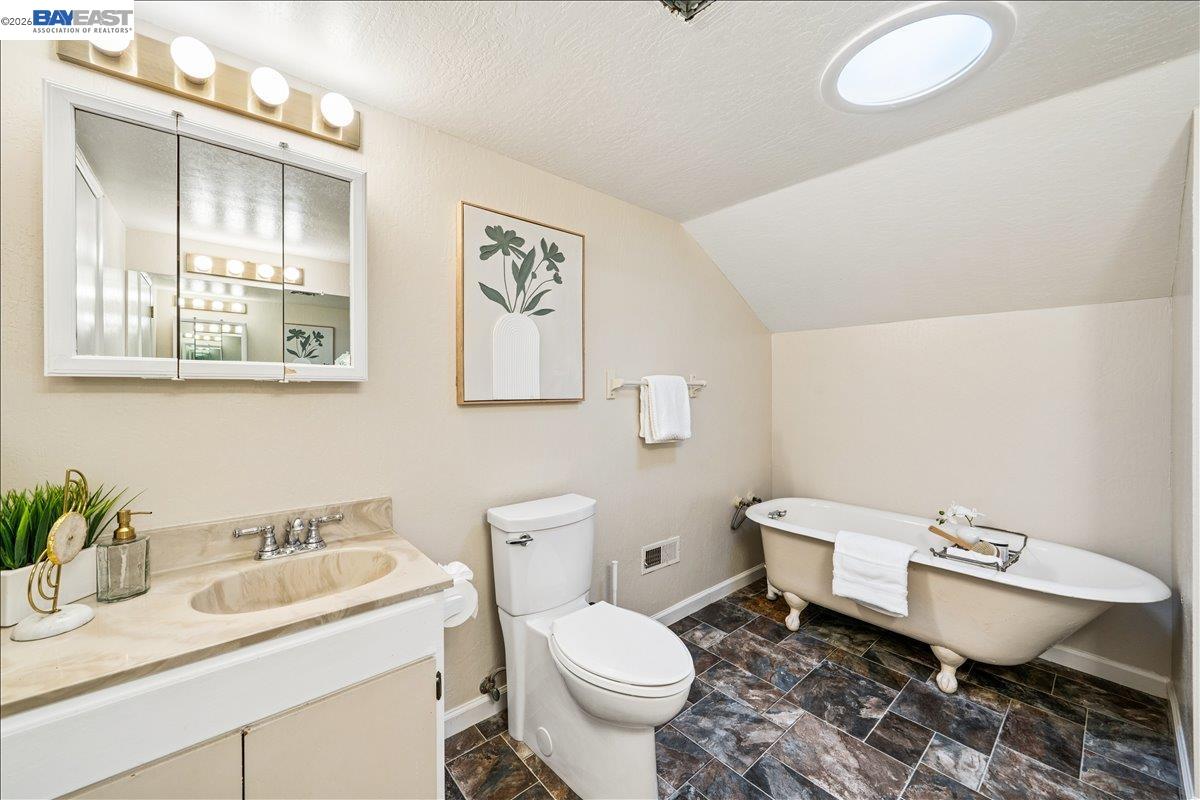 409 Alameda Dr