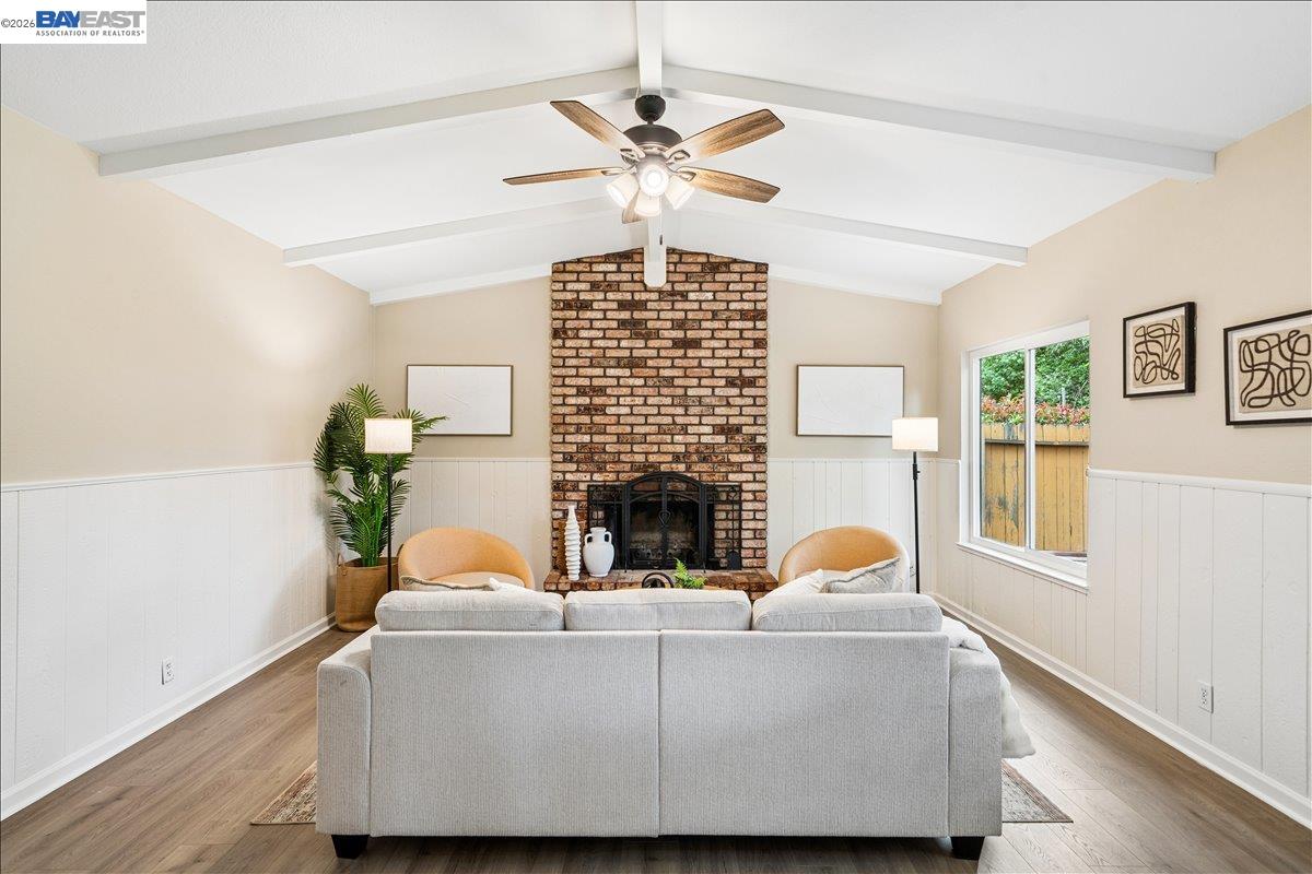 409 Alameda Dr