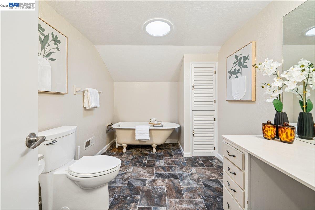 409 Alameda Dr