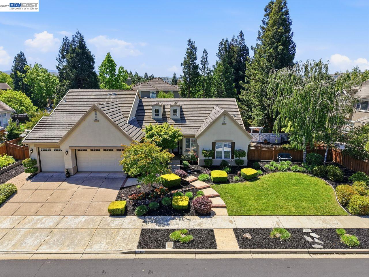 453 Old Oak Rd