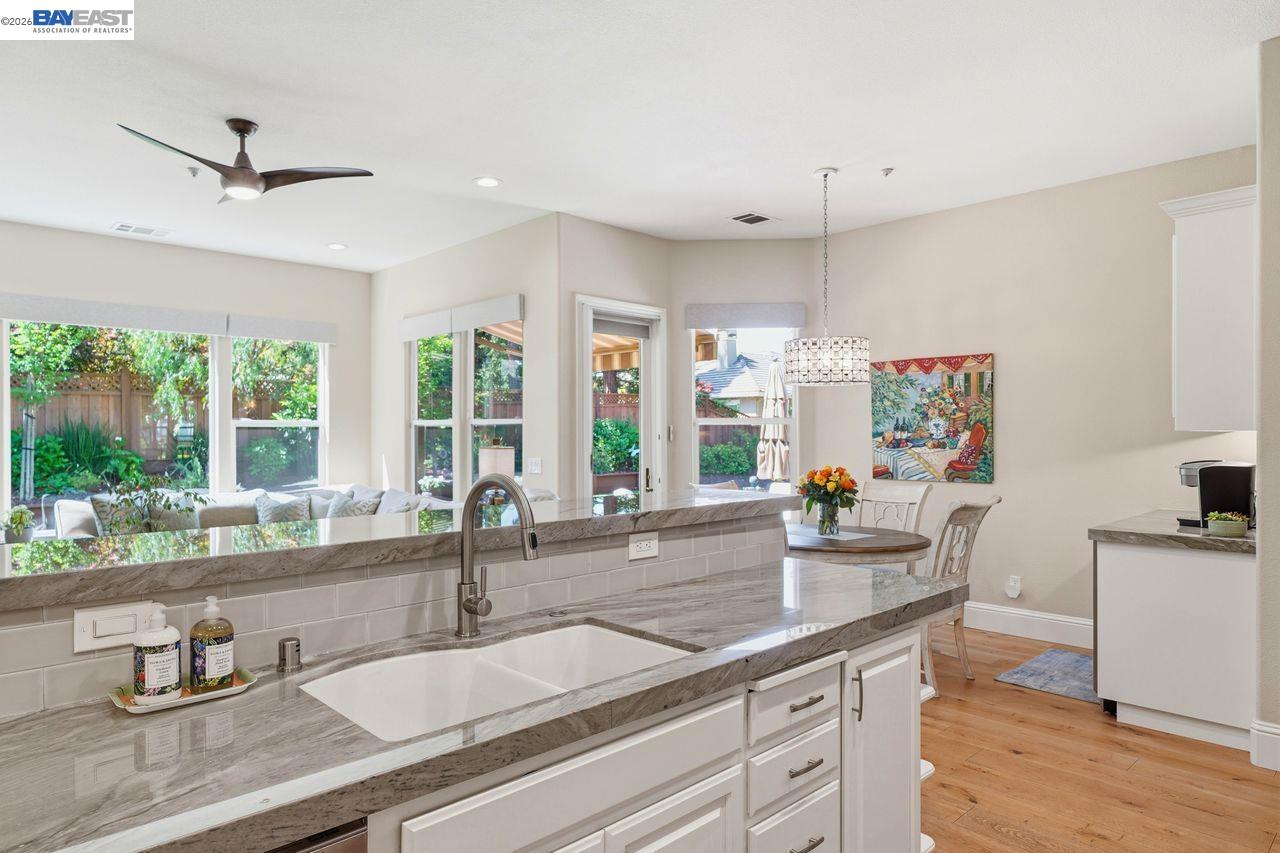 453 Old Oak Rd