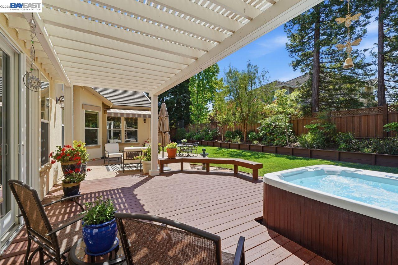 453 Old Oak Rd