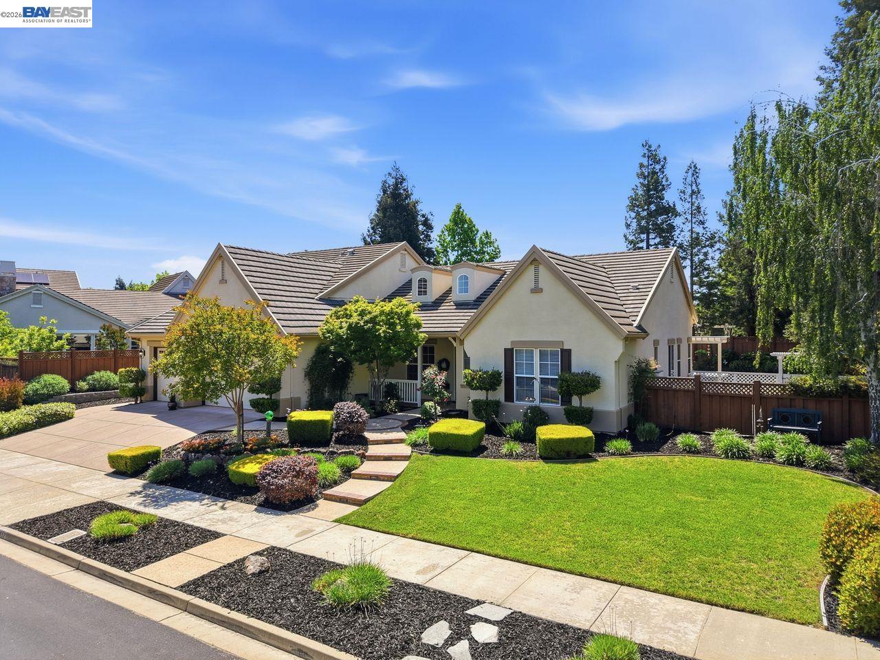 453 Old Oak Rd