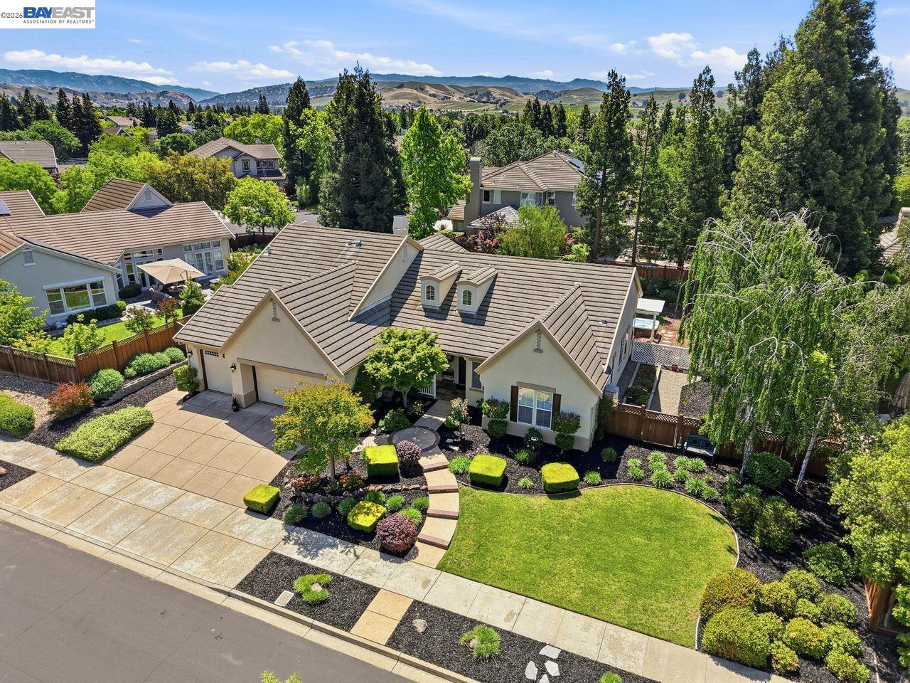 453 Old Oak Rd