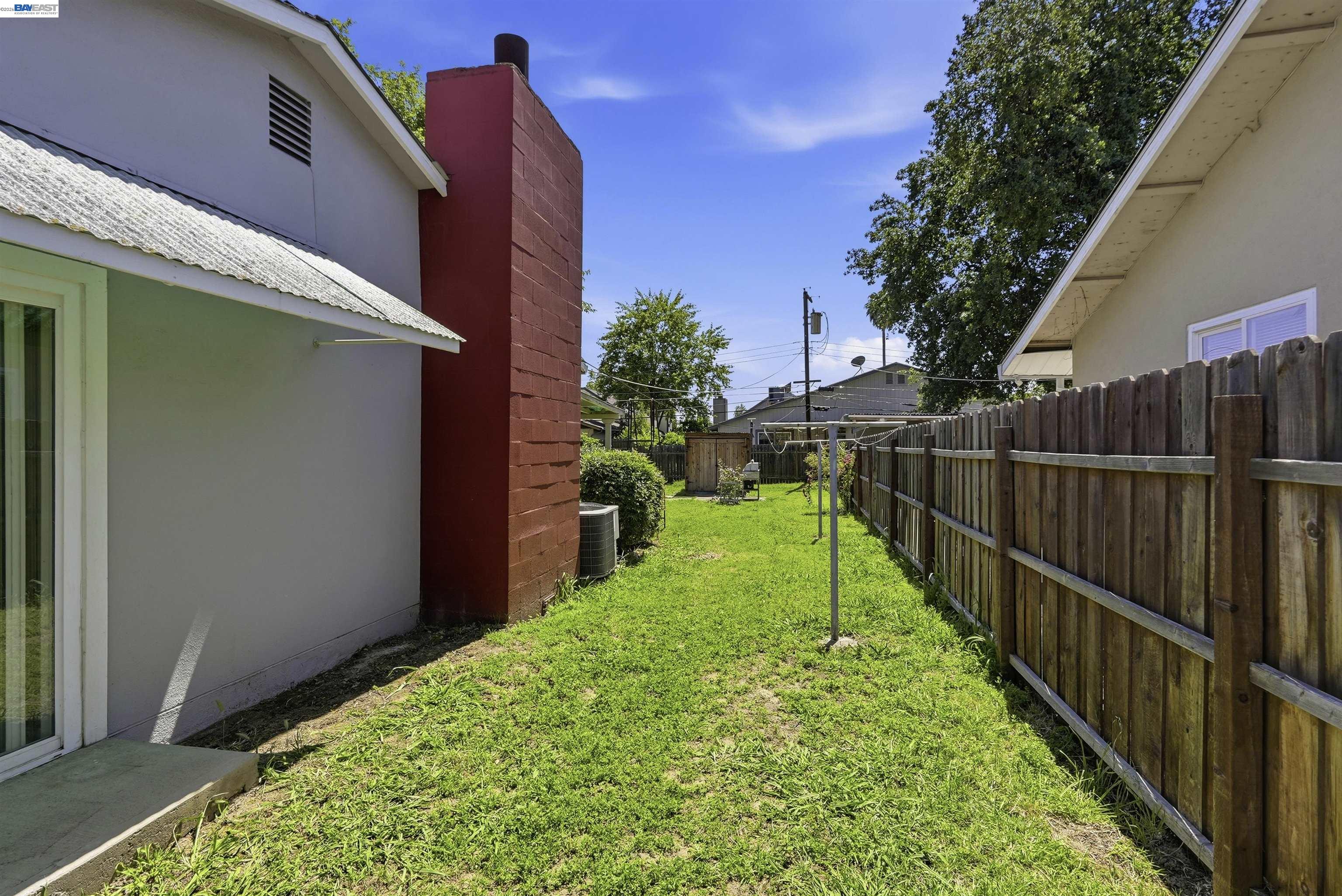4546 Freeway Cir